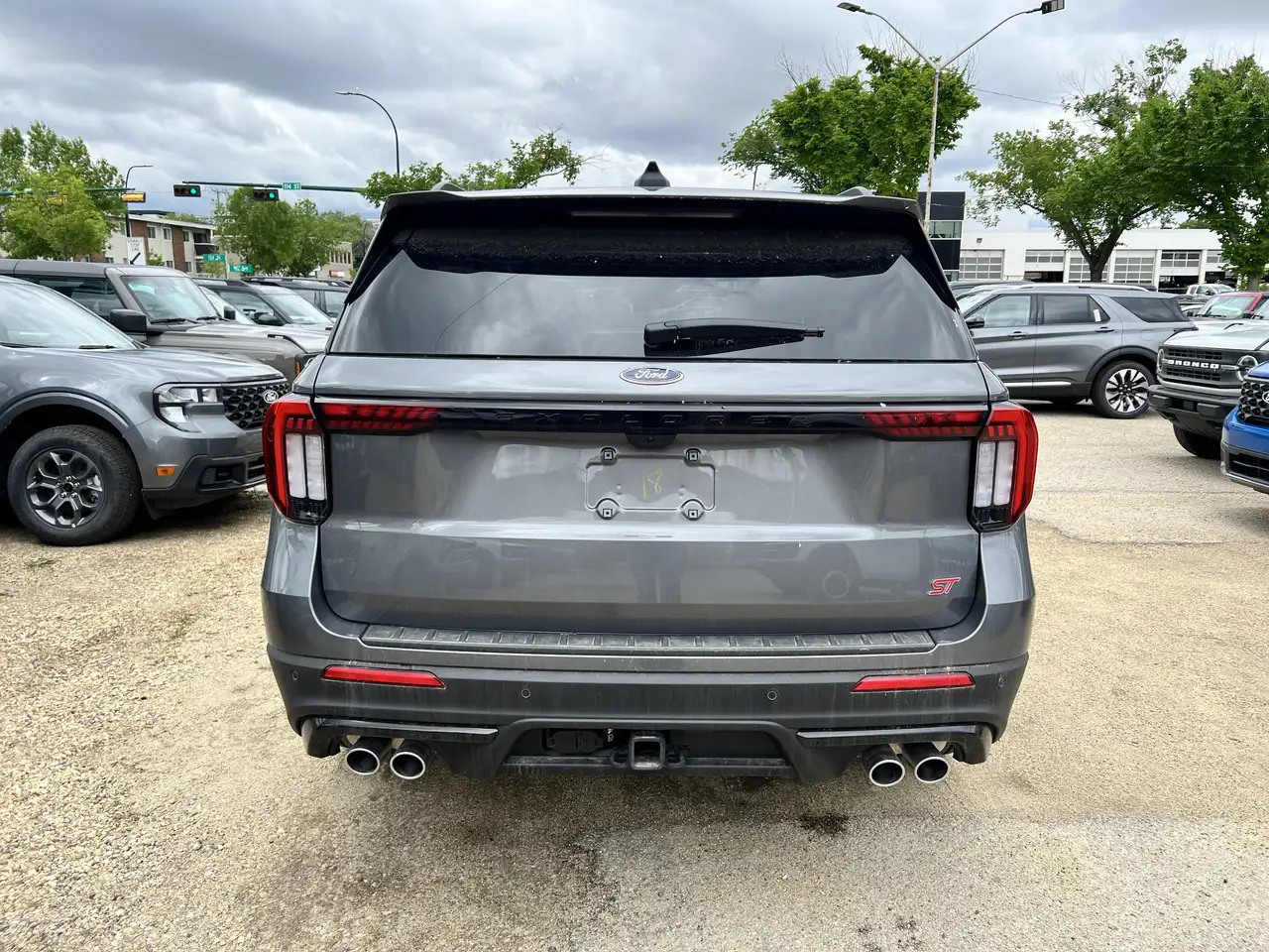 Ford Explorer photo Ford Explorer