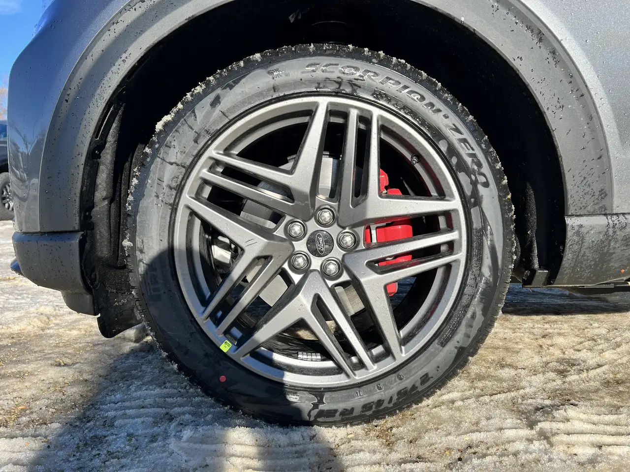Ford Explorer снимка Ford Explorer