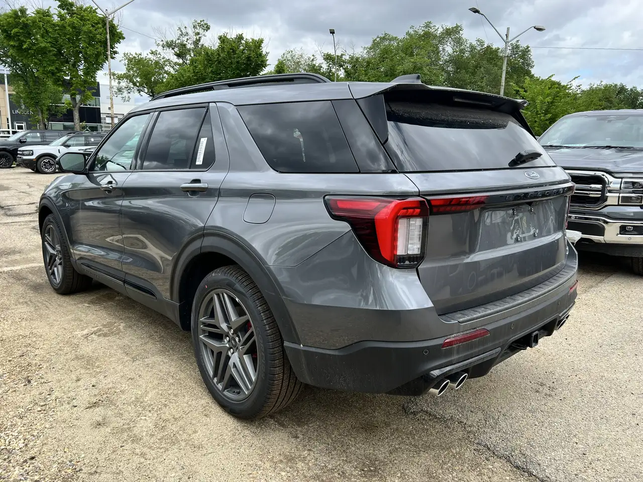 Ford Explorer photo Ford Explorer