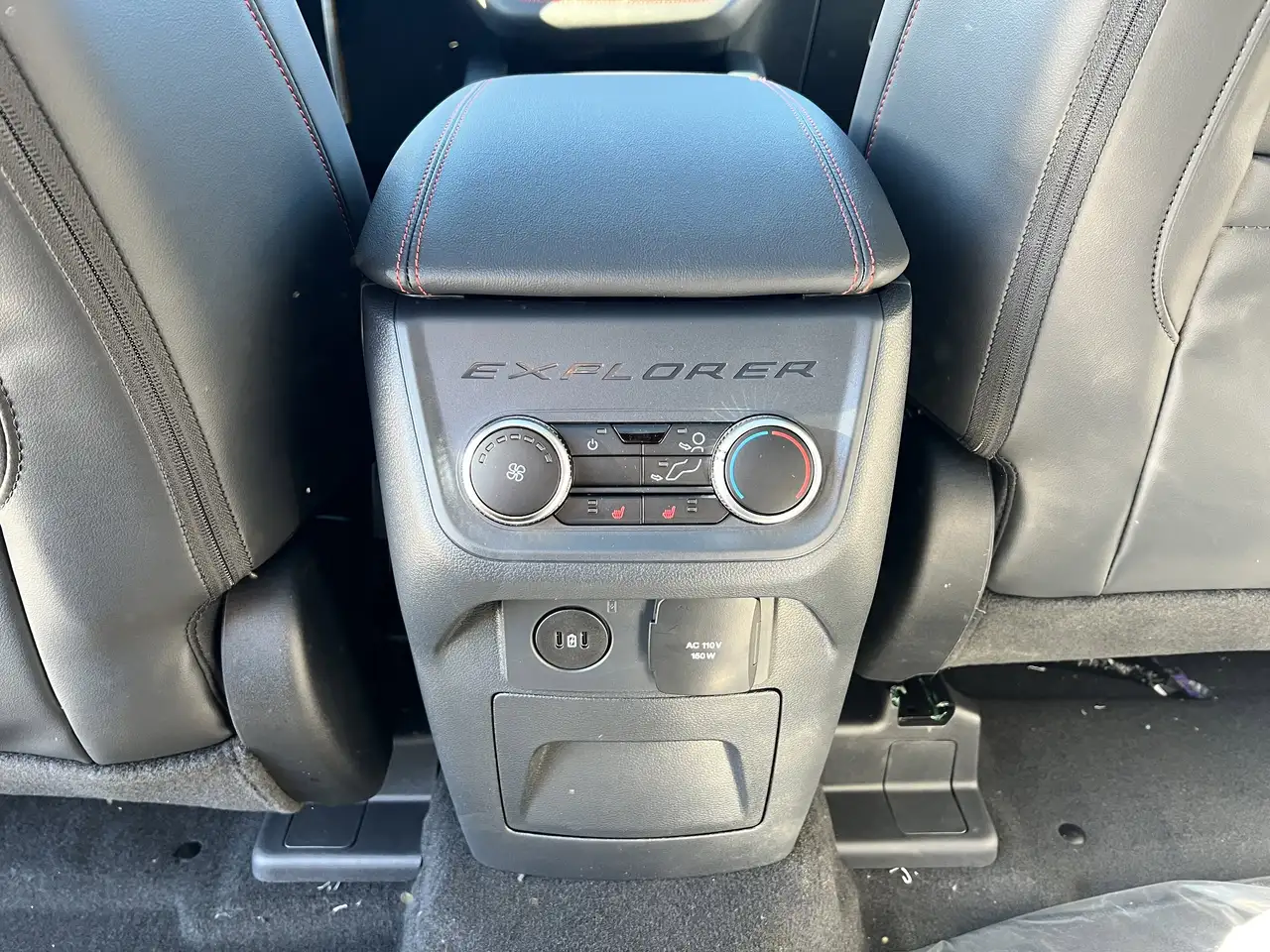 Ford Explorer снимка Ford Explorer