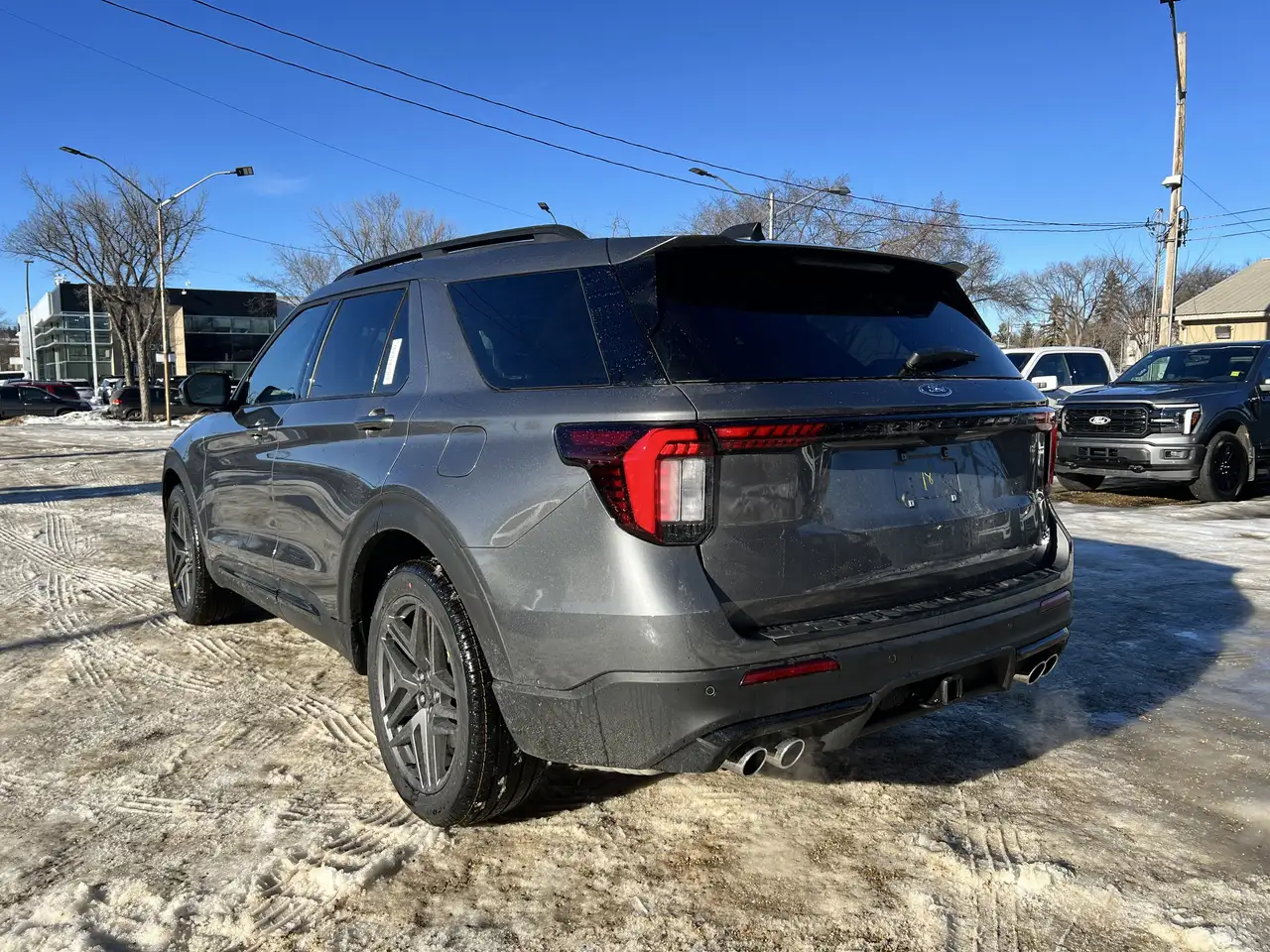 Ford Explorer снимка Ford Explorer