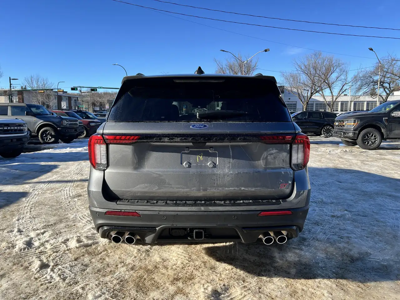 Ford Explorer снимка Ford Explorer