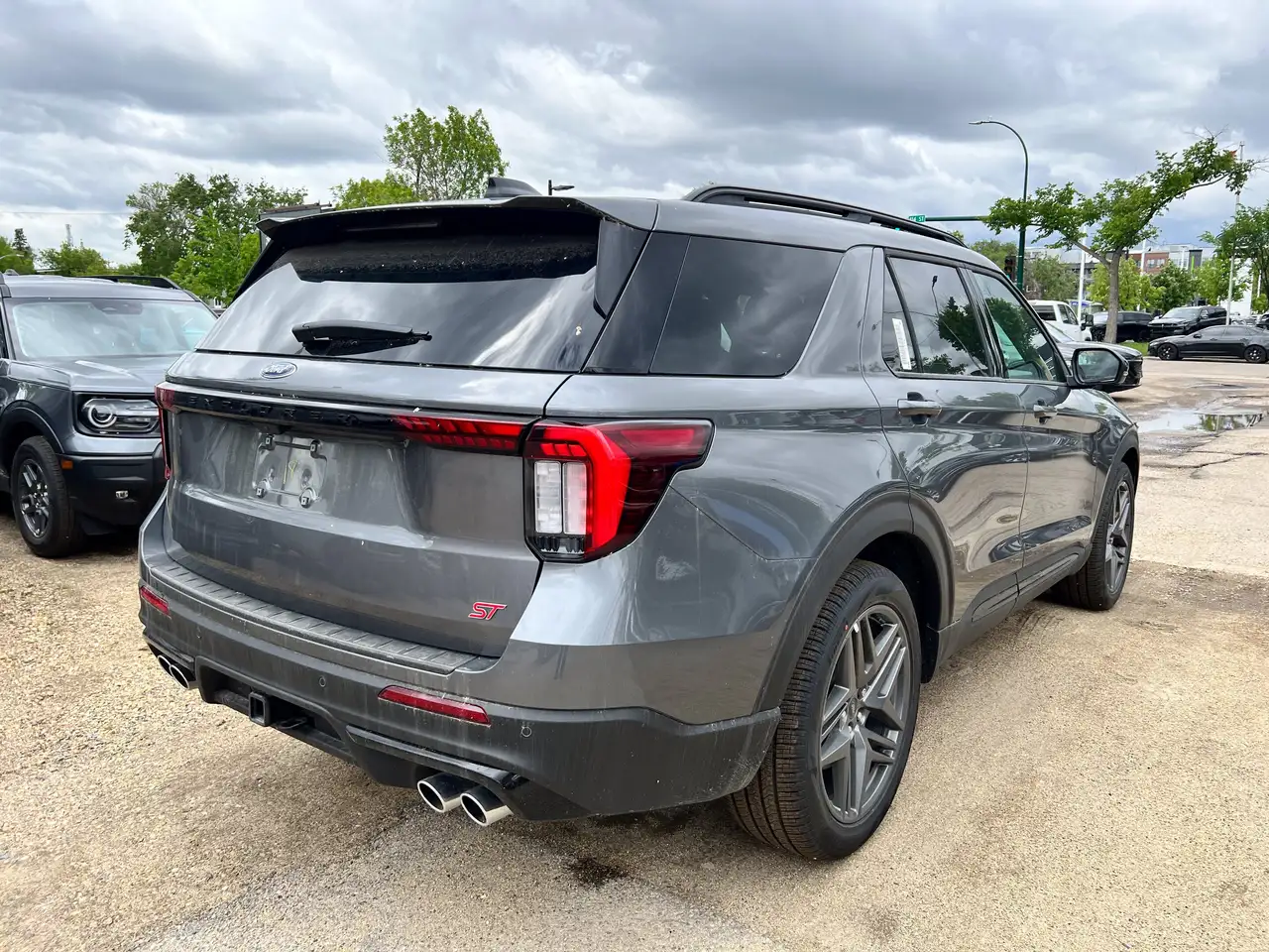Ford Explorer photo Ford Explorer