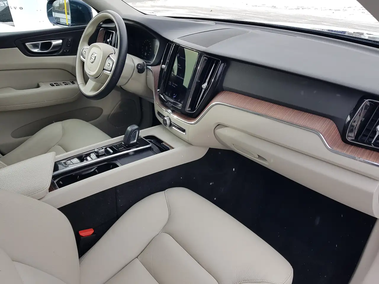 Volvo XC60 снимка Volvo XC60