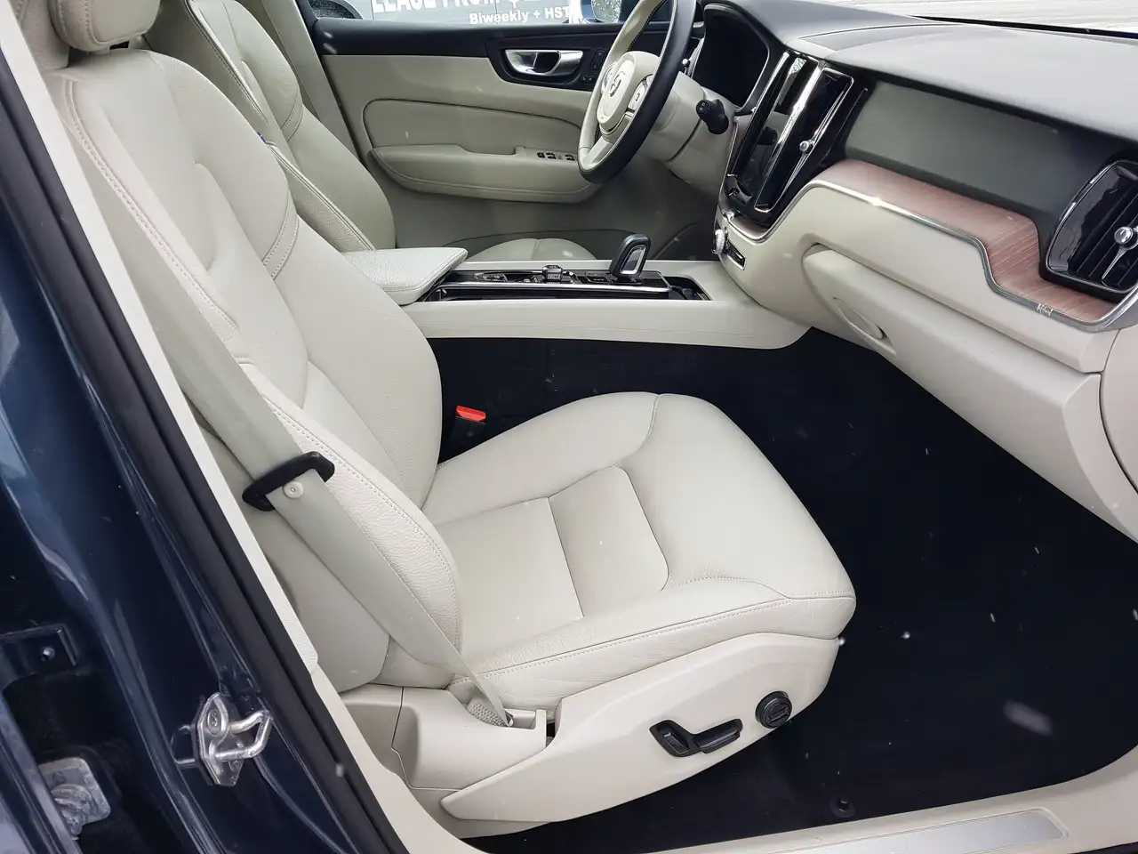 Volvo XC60 снимка Volvo XC60