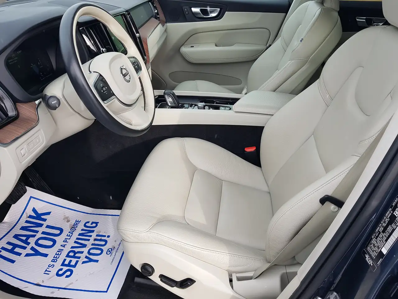 Volvo XC60 снимка Volvo XC60