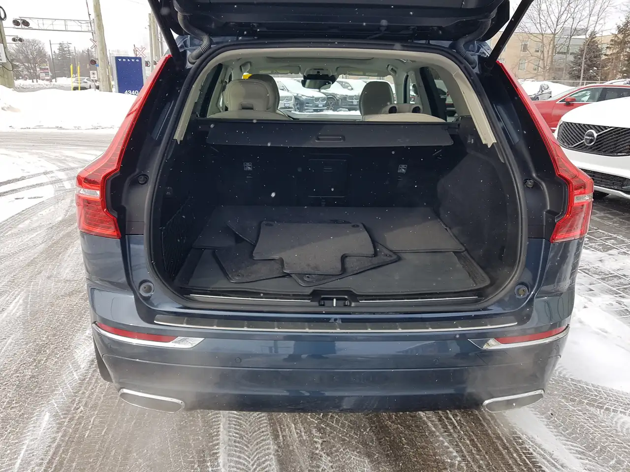 Volvo XC60 снимка Volvo XC60