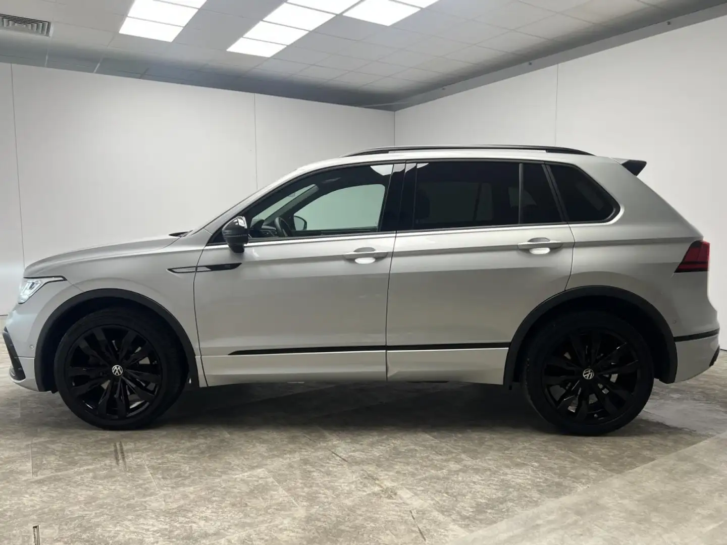 Volkswagen Tiguan 2.0 TDI DSG R-Line 4Motion Klima Navi Silber - 2