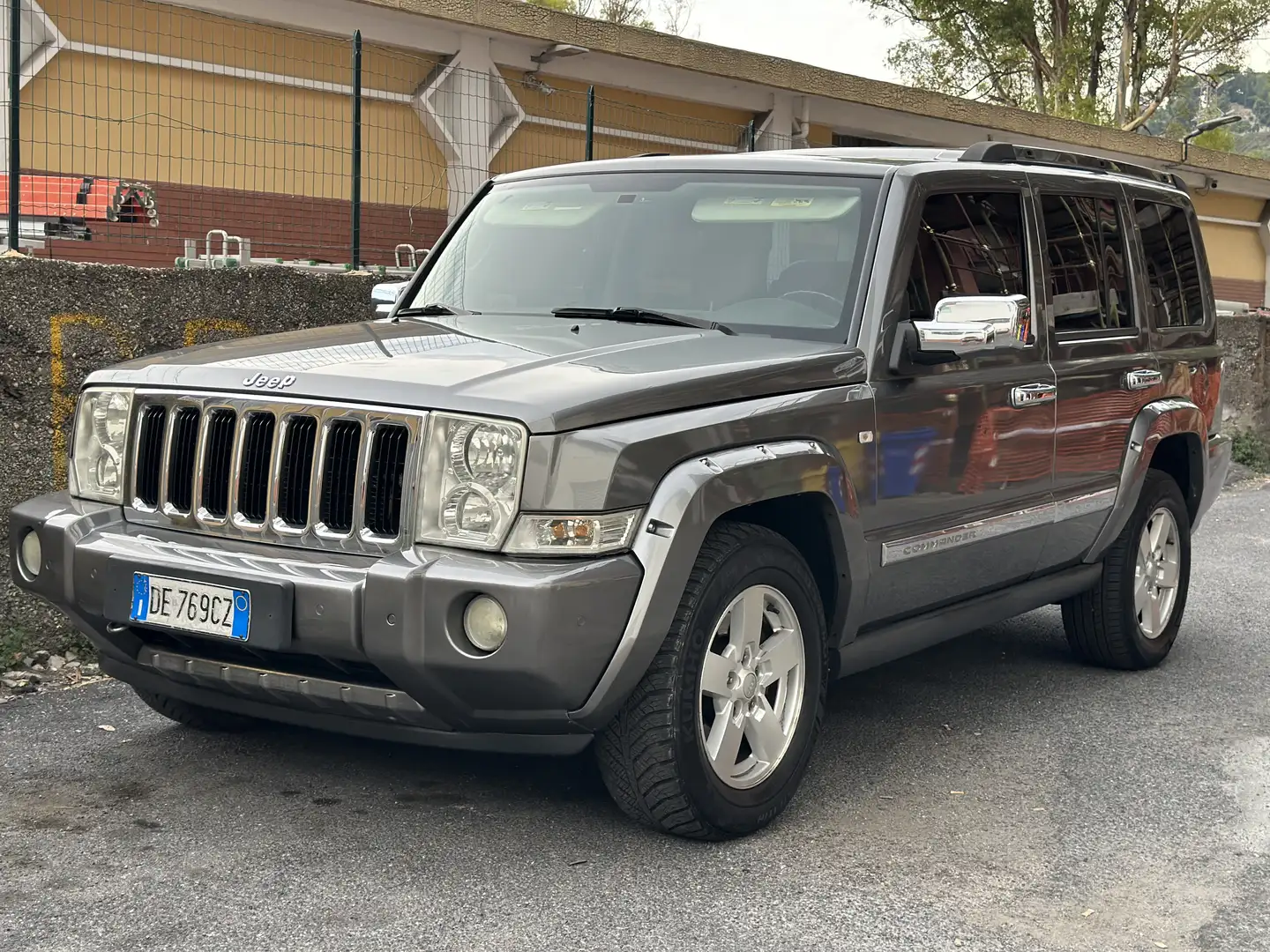 Jeep Commander Limited Marrón - 1