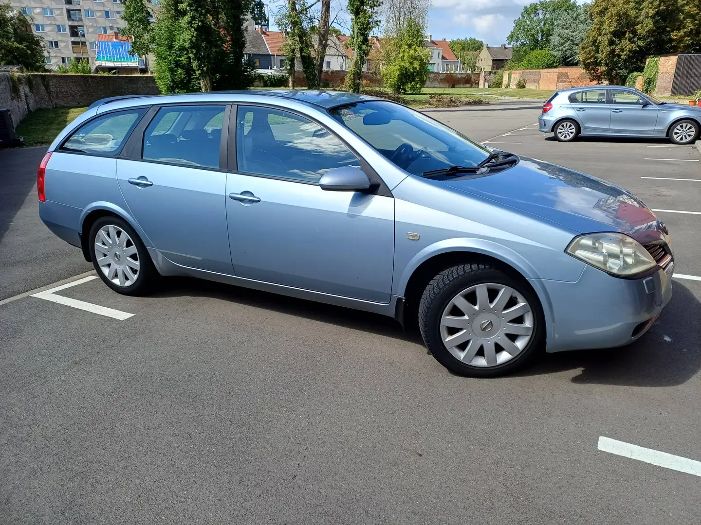 Nissan Primera Primera 1.6i 16v Selecta Blau - 1