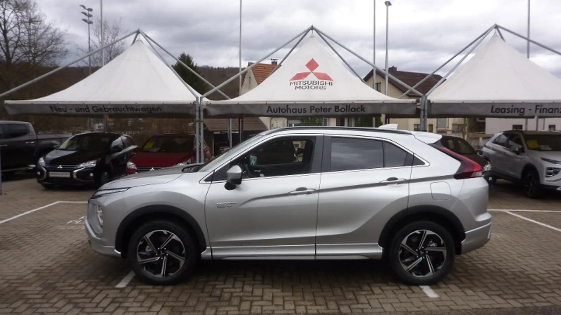 Mitsubishi Eclipse Cross 2,4 Plug-in Hybrid Select Silber - 2
