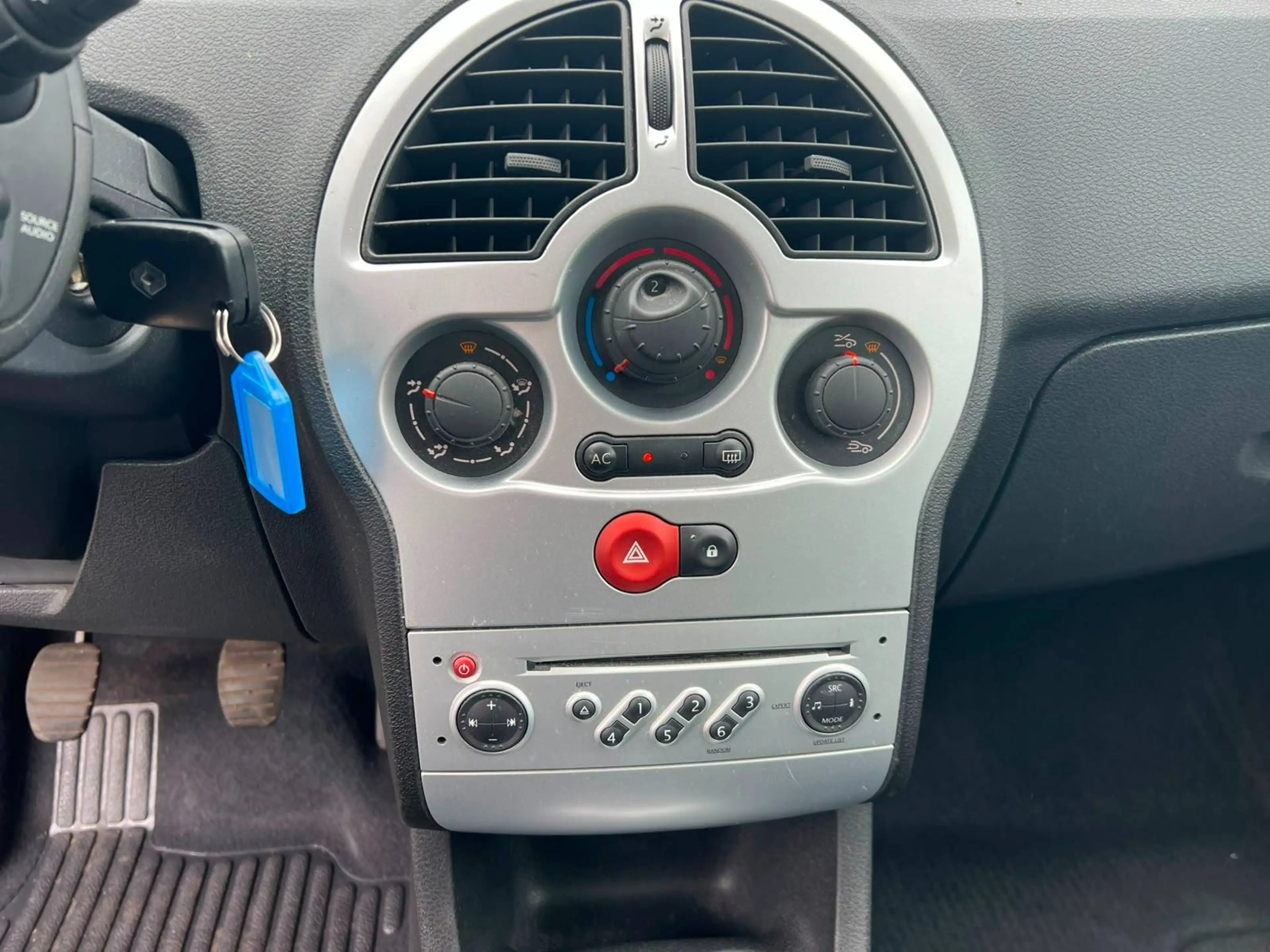 Renault Modus TÜV / Inspektion NEU - Klimaanlage - Garantie - 1.Hand — photo 11