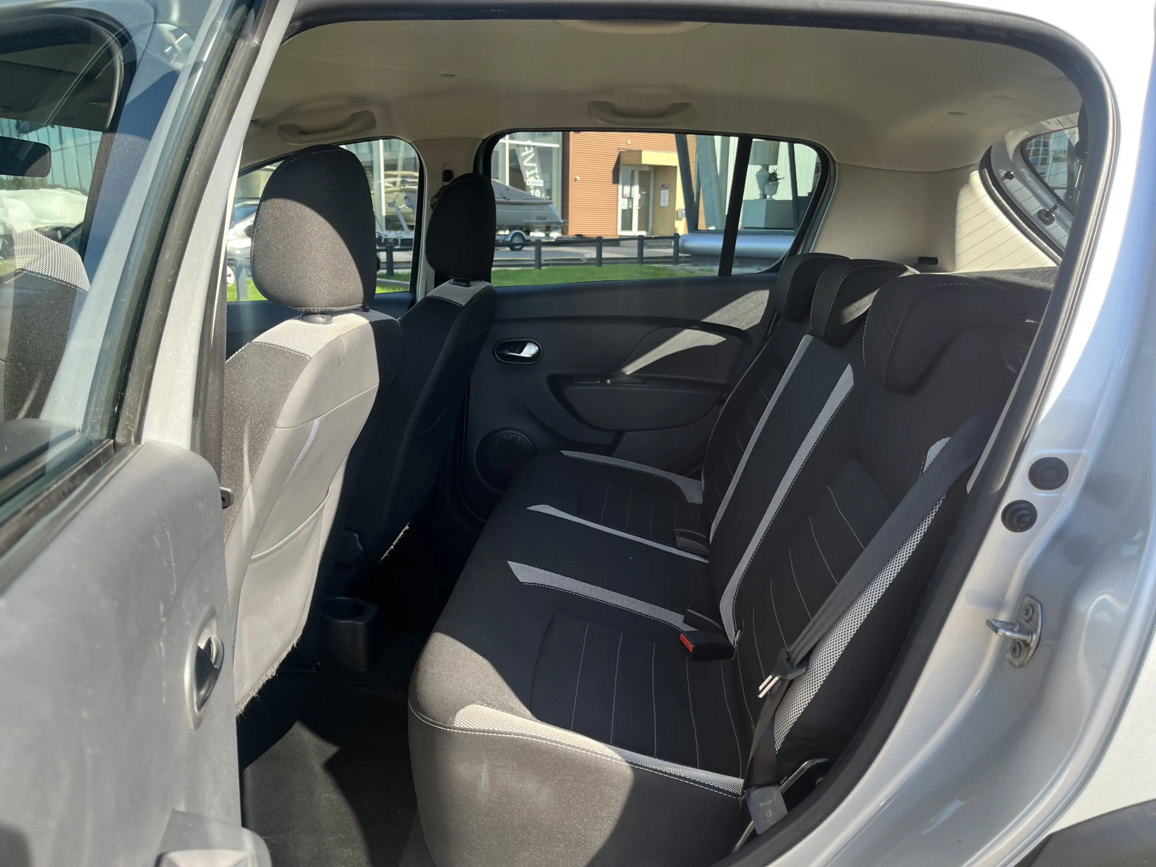 Dacia Sandero Stepway 0.9 TCe / Camera / Parkeerhulp A / Cruise — photo 13