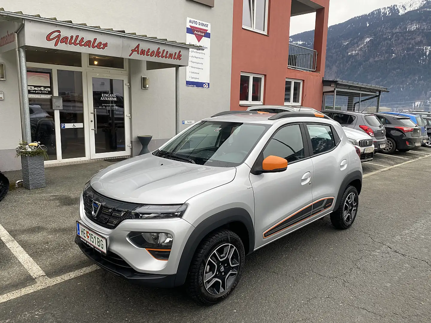 Dacia Spring Comfort Plus Silber - 1