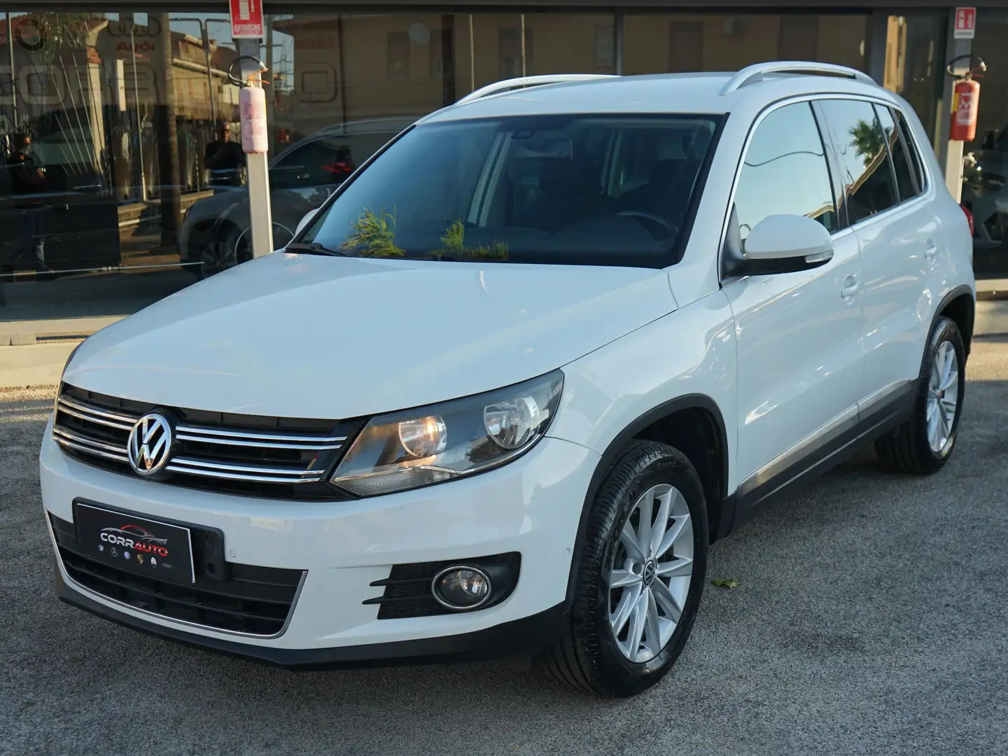 Volkswagen Tiguan Tiguan 2.0 TDI 140CV 4MOTION DSG Sport & Style Blanc - 1