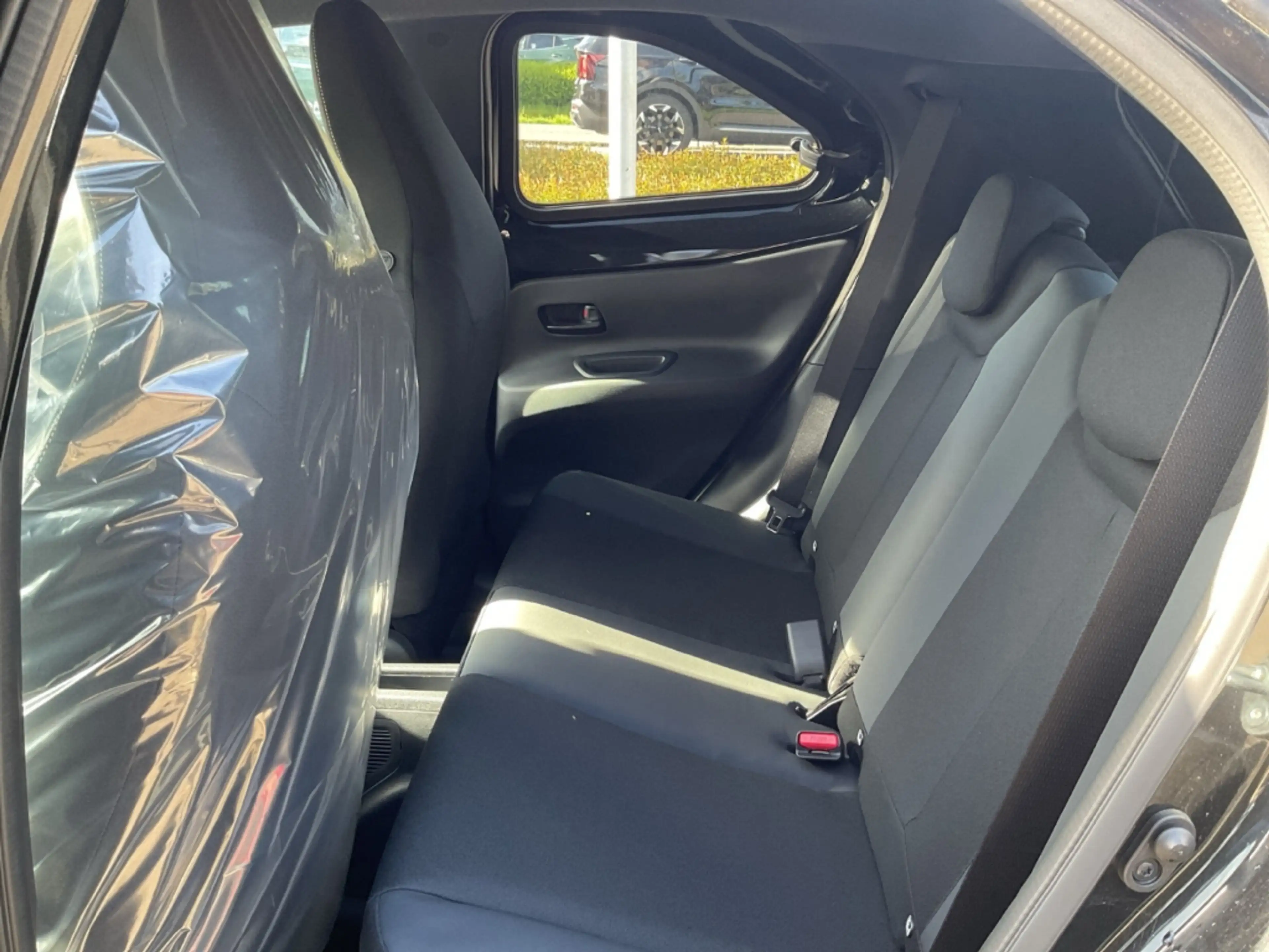 Toyota Aygo X Hybrid GR SPORT JBL LED Apple CarPlay Android Auto — photo 11