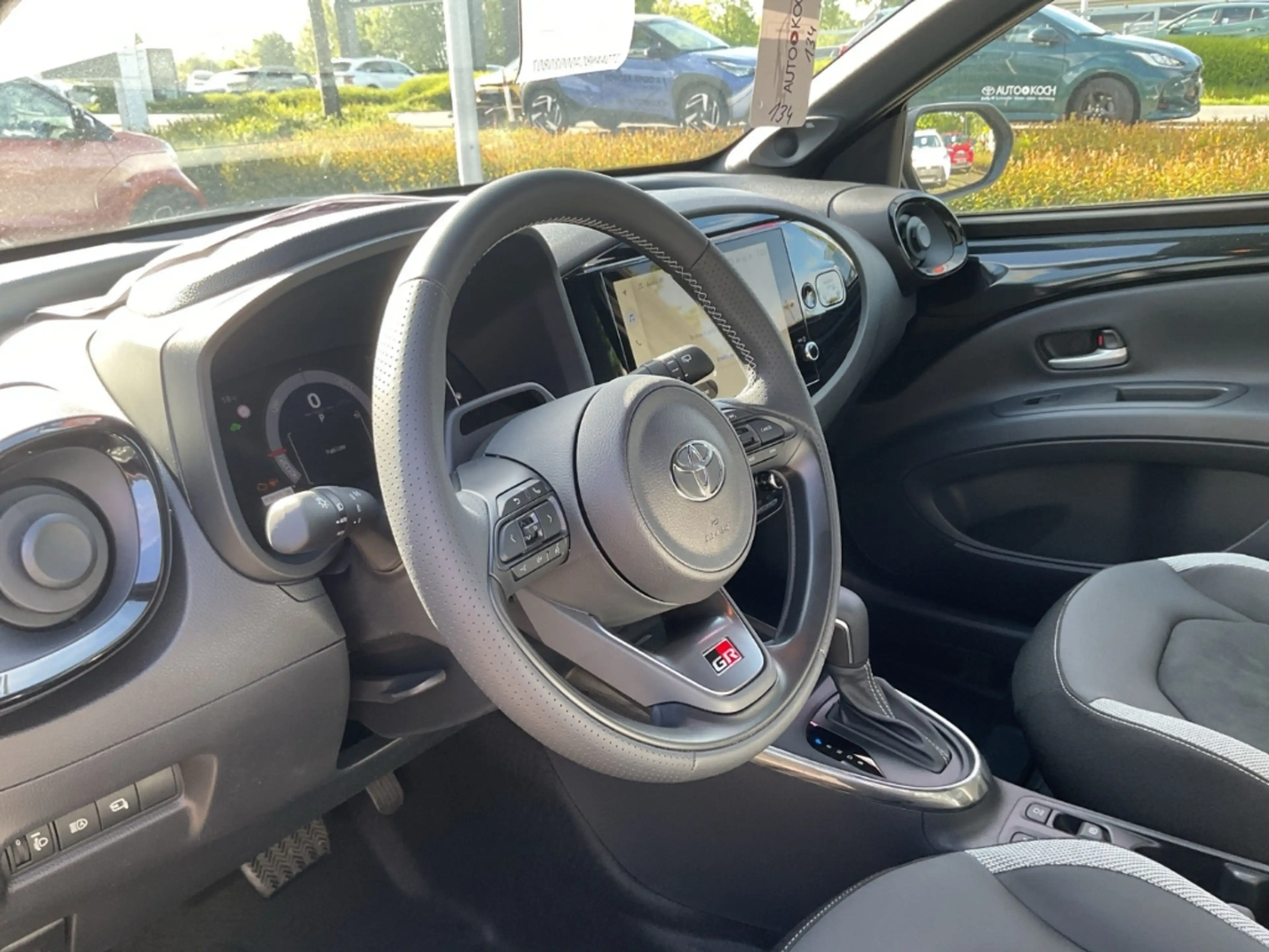 Toyota Aygo X Hybrid GR SPORT JBL LED Apple CarPlay Android Auto — photo 9
