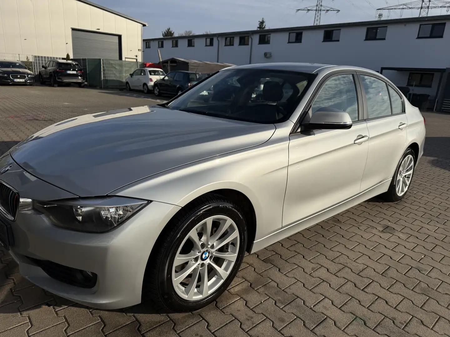 BMW 318 318 d Tüv 08/2025 Grau - 1