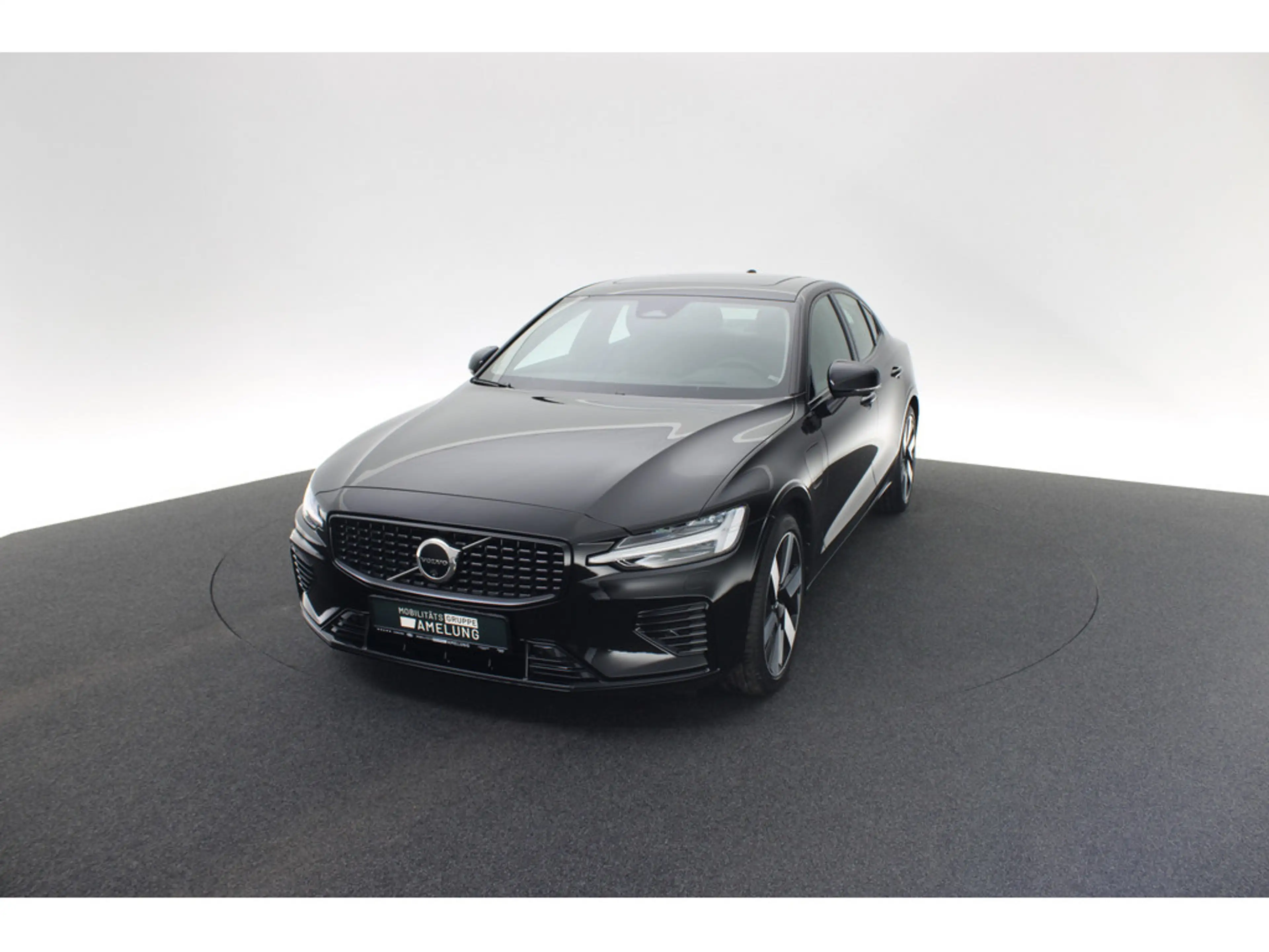 Volvo S60 T8 Ultimate Dark Recharge Plug-In Hybrid AWD — photo 14