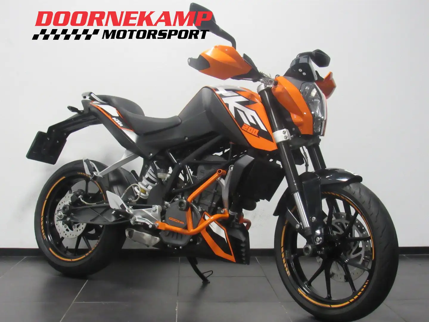 KTM 200 Duke Orange - 2