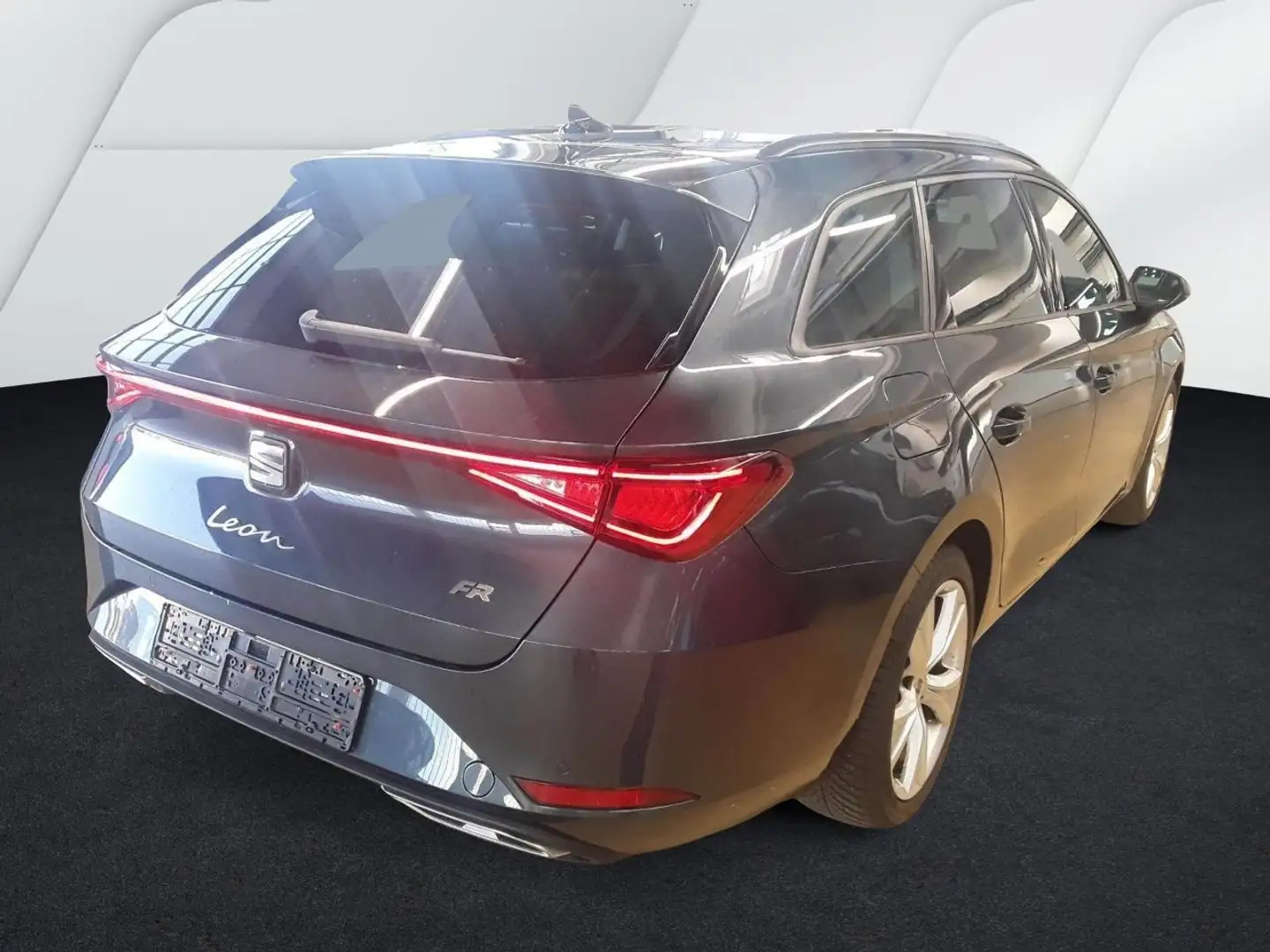 SEAT Leon Sportstourer FR 1.5 eTSI DSG MATRIX+GJR+NAVI Grau - 2
