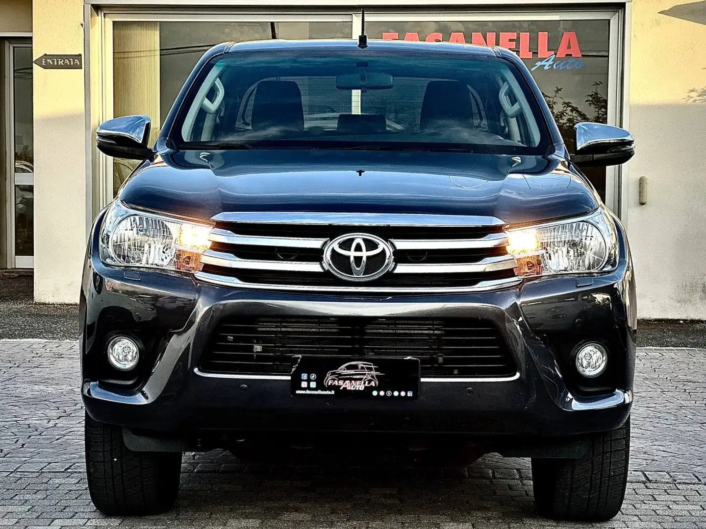 Toyota Hilux 2.4 D-4D DOUBLE CAB LOUNGE 4X4 - UNIPRO - +IVA+IVA Grigio - 2