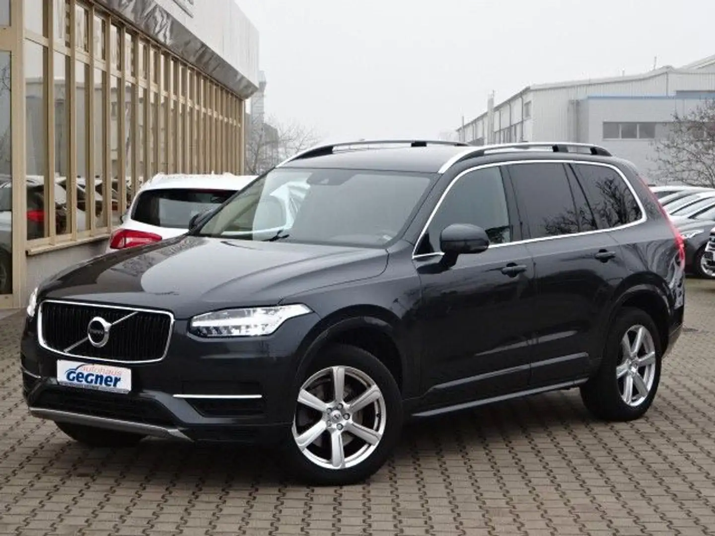 Volvo XC90 D5 235PS Autm. Momentum AWD LED ACC Grau - 2