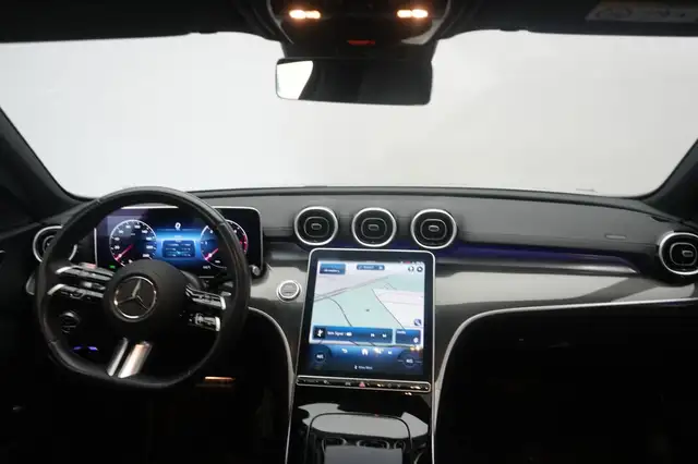 Mercedes-Benz 220 view 15