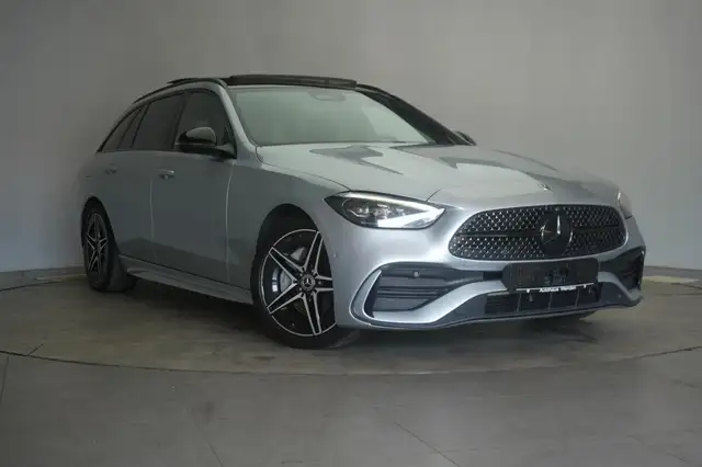 Mercedes-Benz 220 main image