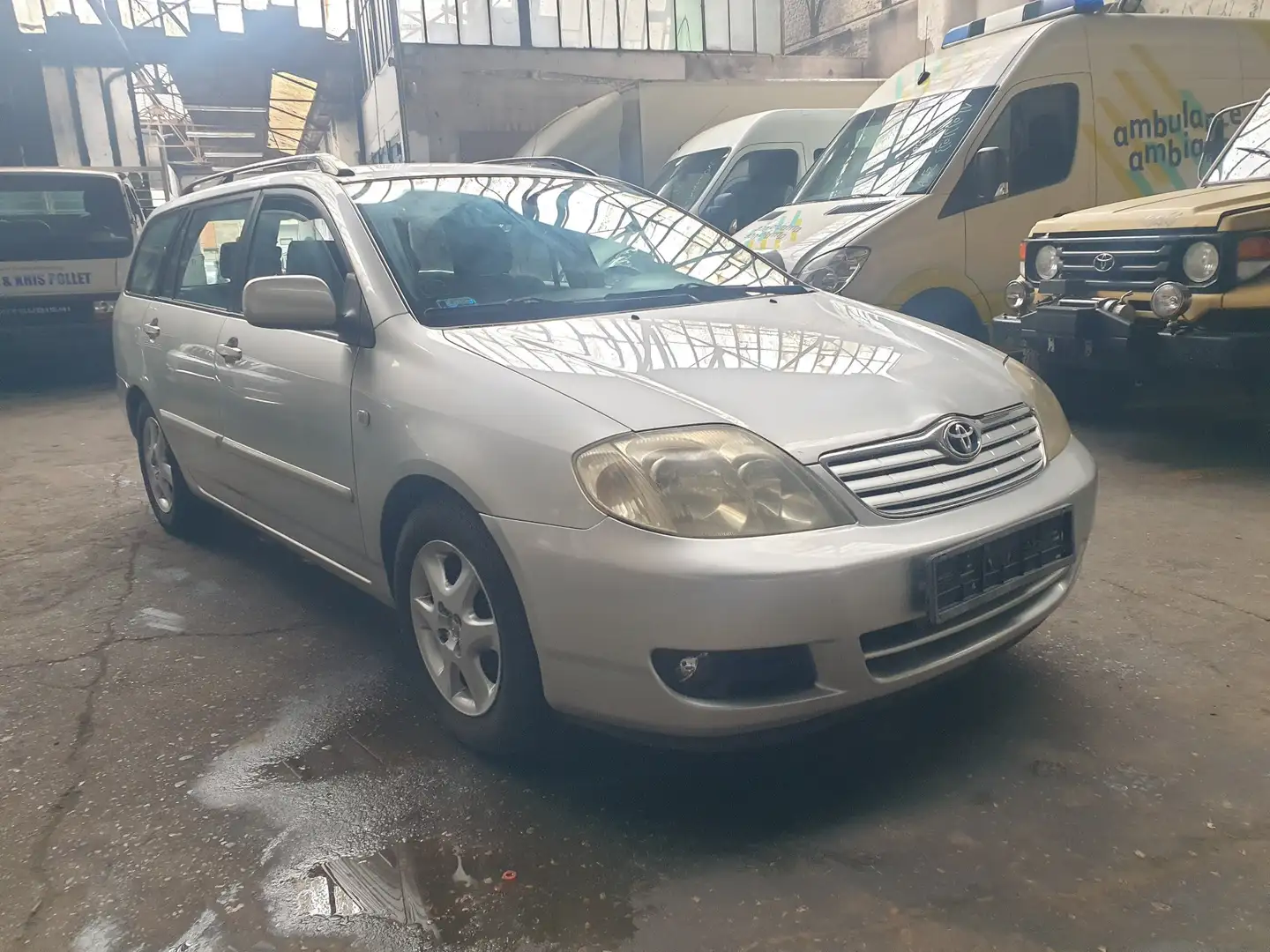 Toyota Corolla Corolla SW 1.6i VVT-i 16v Linea Luna Grijs - 2