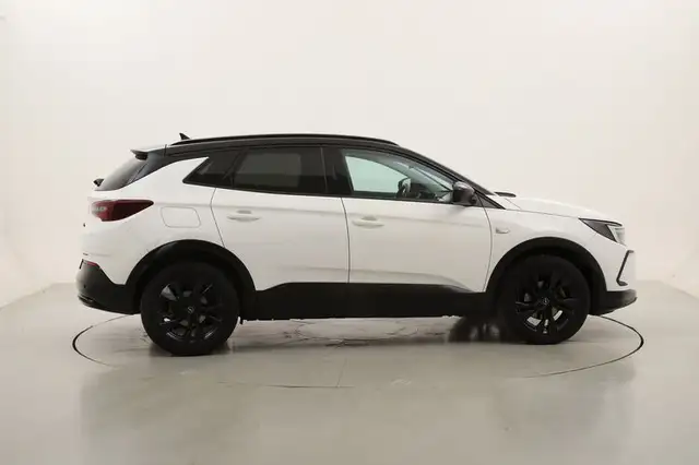 Opel Grandland X view 6