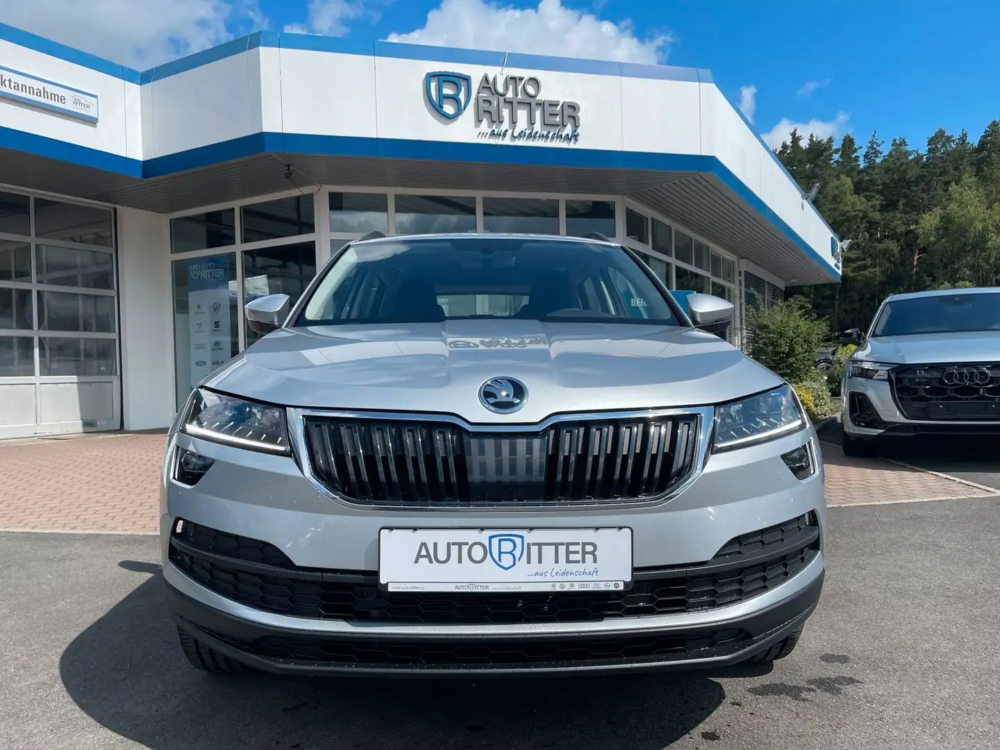 Skoda Karoq 1.5 TSI Style Navi+Carplay+19 Zoll Silber - 2