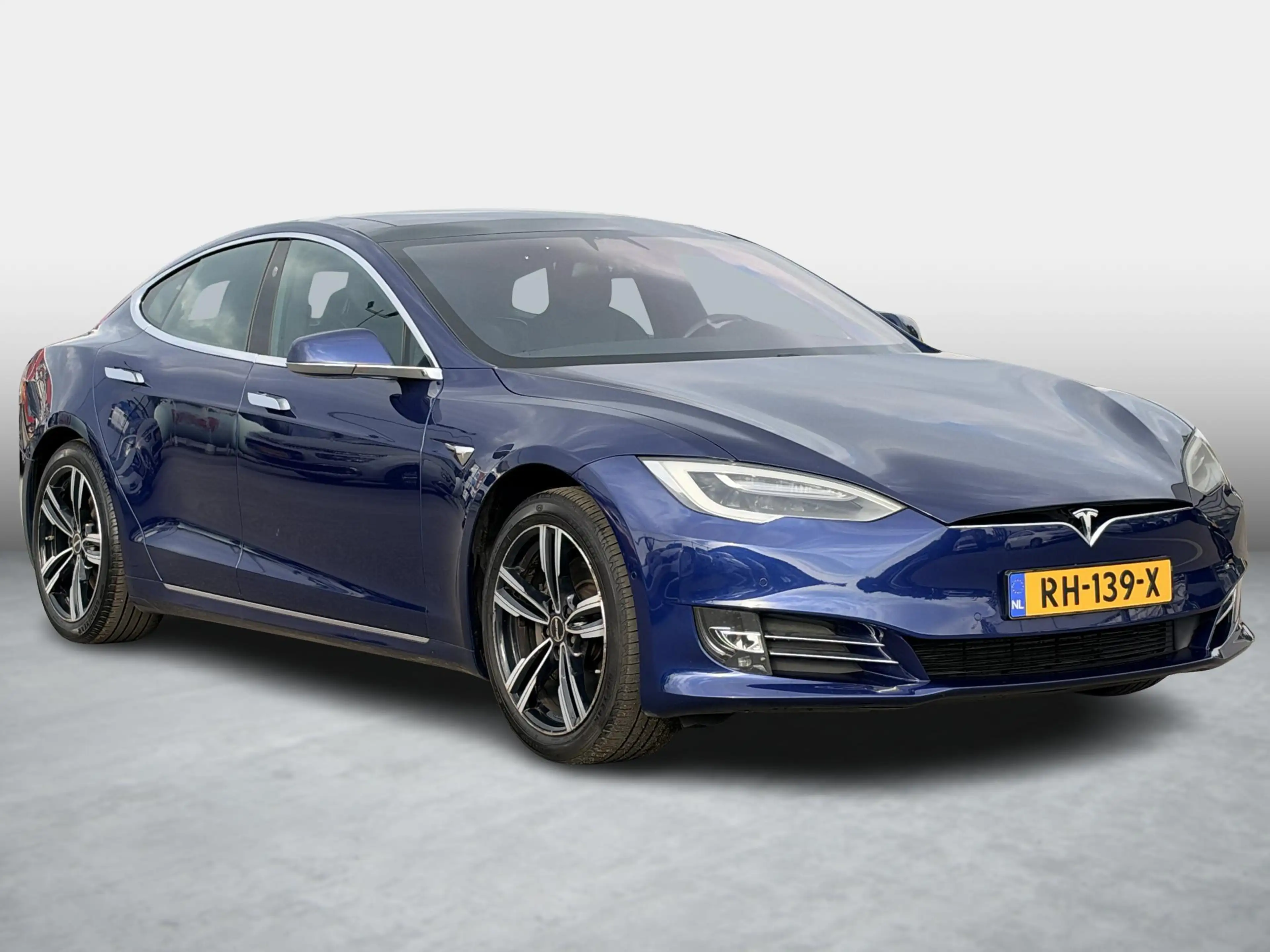 Tesla Model S 75D Base SoH 86% / Superchargen / Full Self-Drivin — photo 9