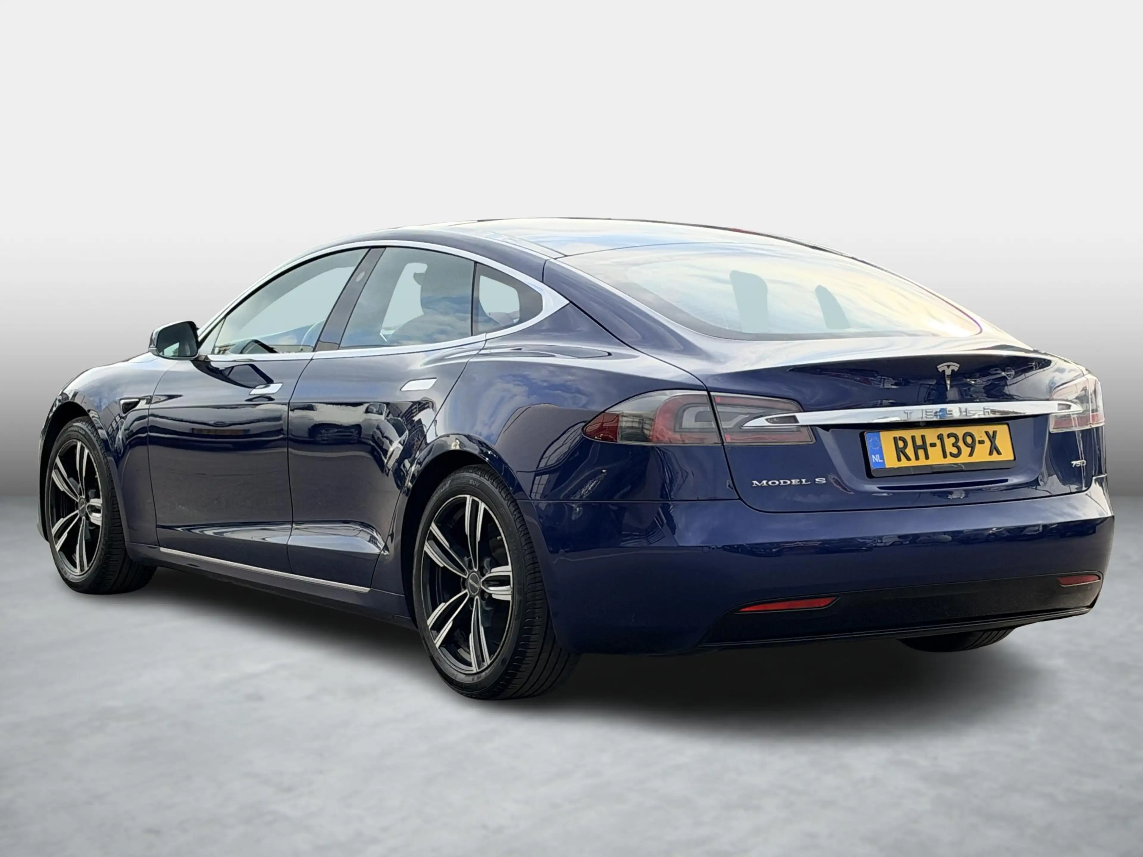 Tesla Model S 75D Base SoH 86% / Superchargen / Full Self-Drivin — photo 16