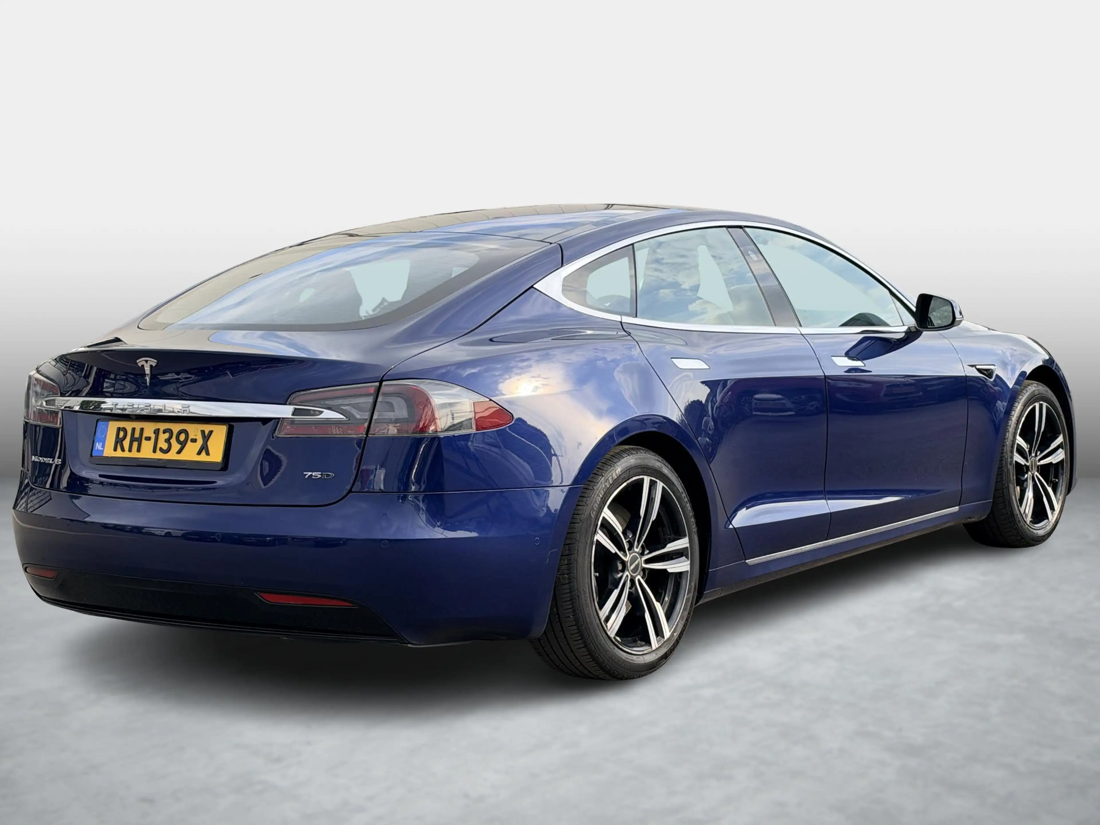 Tesla Model S 75D Base SoH 86% / Superchargen / Full Self-Drivin — photo 5