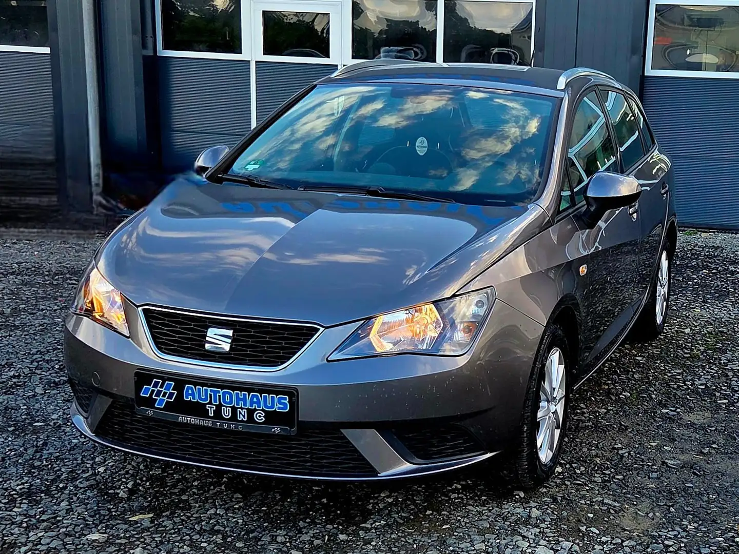 SEAT Ibiza Style, Media-System Plus, Klima 2-Zonen, Lederlenk Grau - 1
