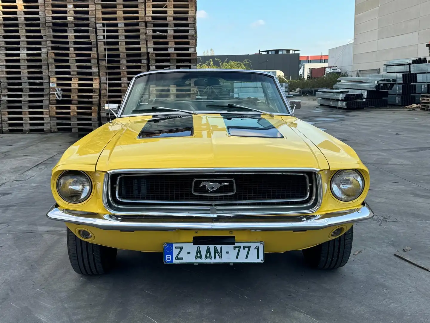 Ford Mustang V8 Convertible Galben - 1