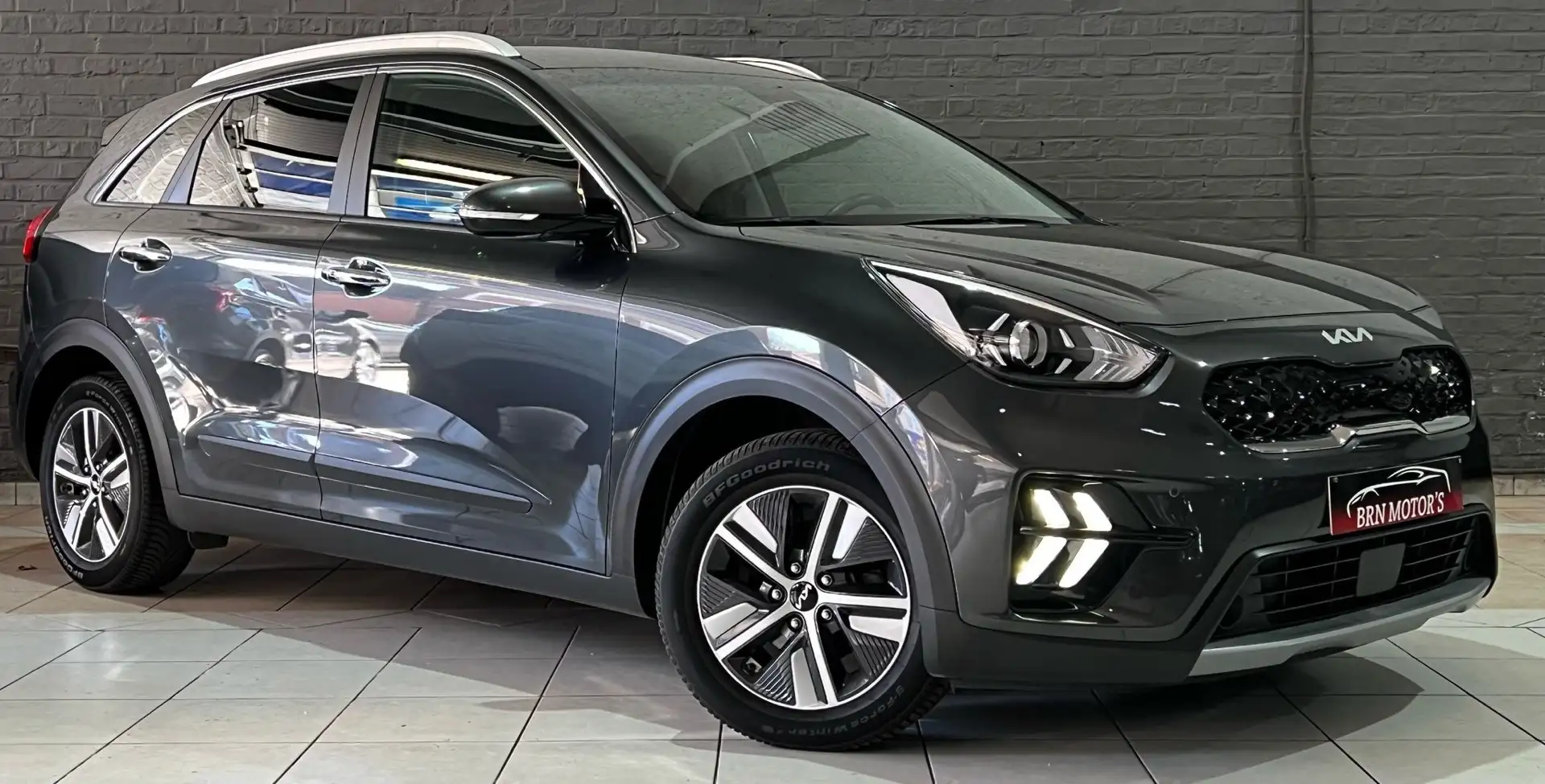 Kia Niro 1.6 GDi PHEV Pure DCT Grijs - 1