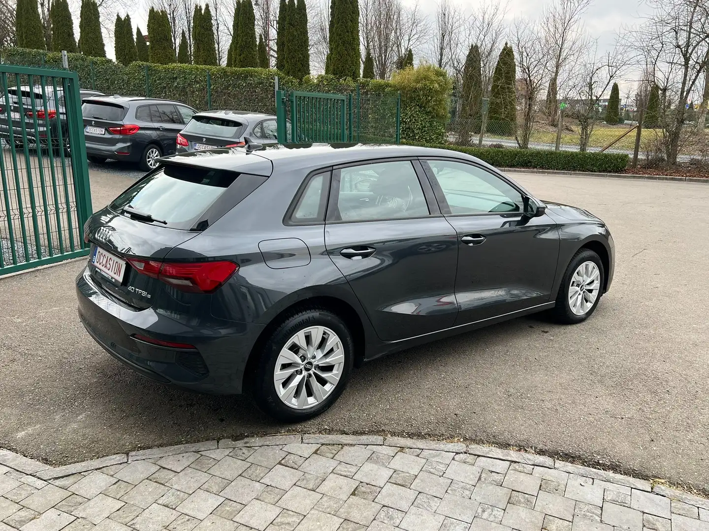 Audi A3 SB 40 TFSI E 204 CV HYBRID PACK BUSINESS Gris - 2