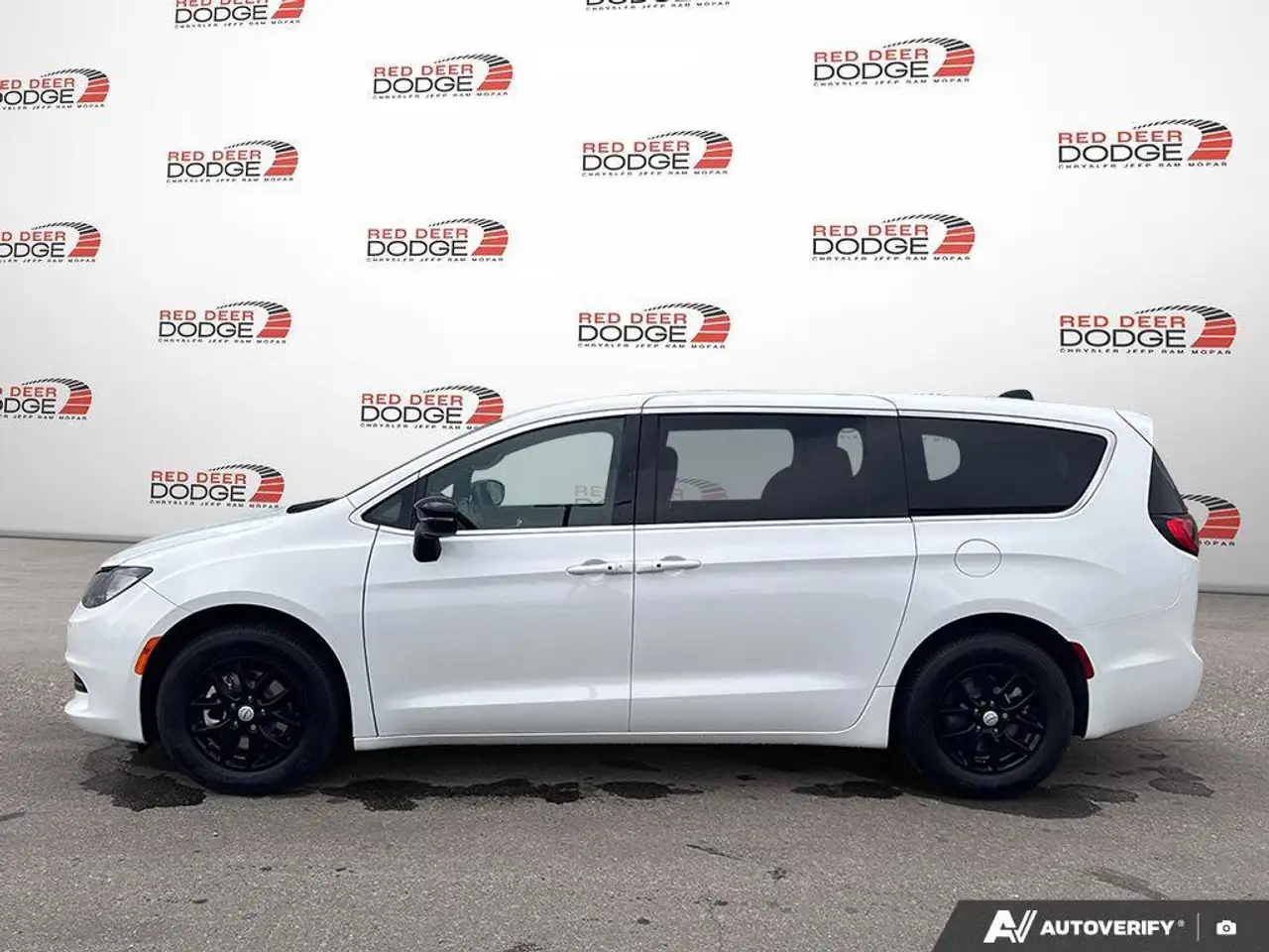 Chrysler Grand Caravan снимка Chrysler Grand Caravan