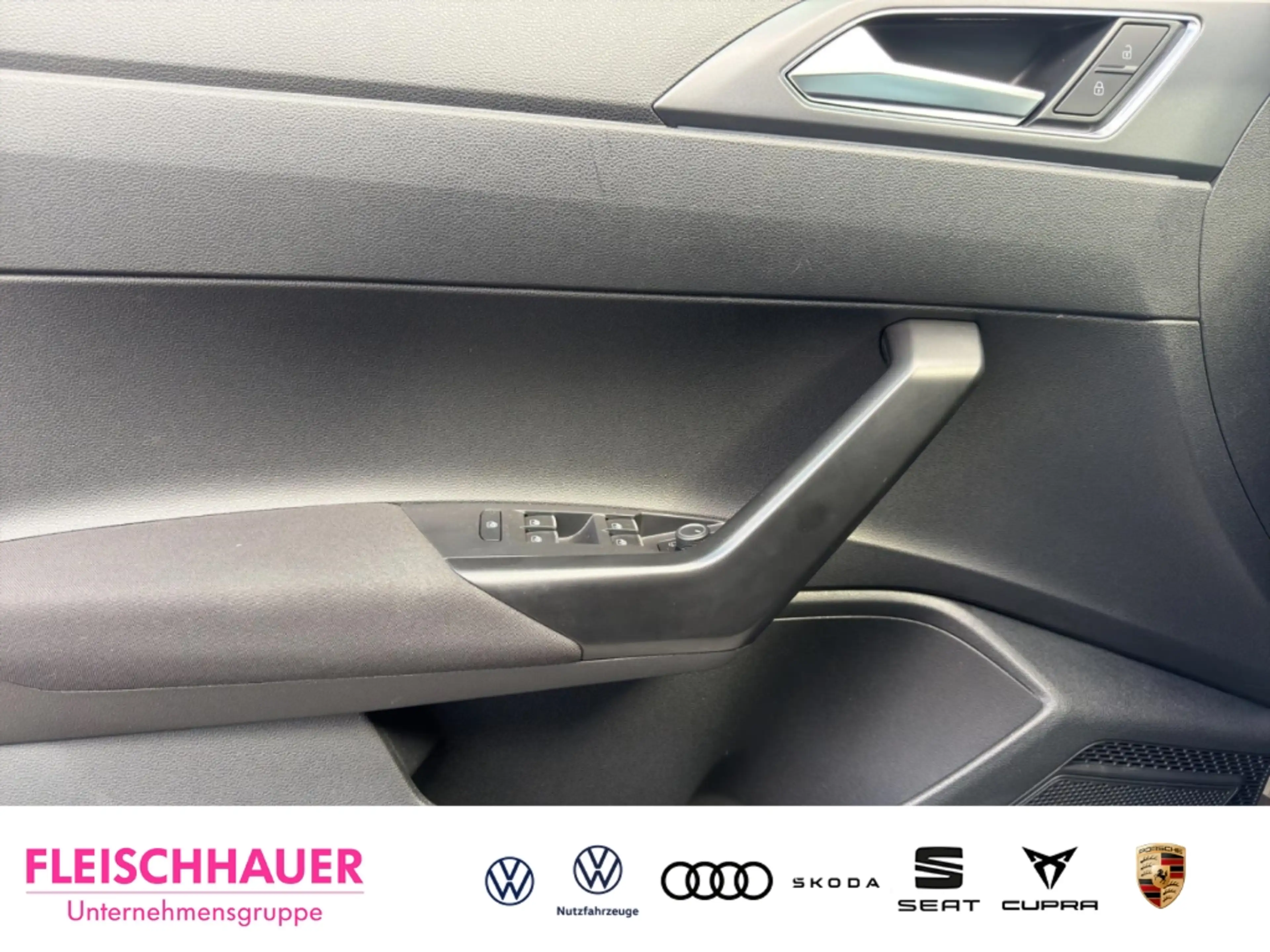 Volkswagen Taigo R-Line 1.0 Assist., LED, — photo 11
