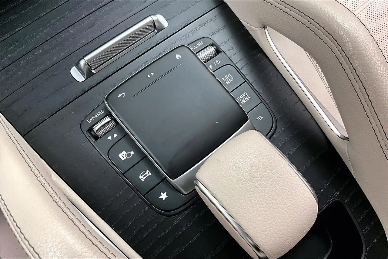 Mercedes-Benz GLE снимка Mercedes-Benz GLE