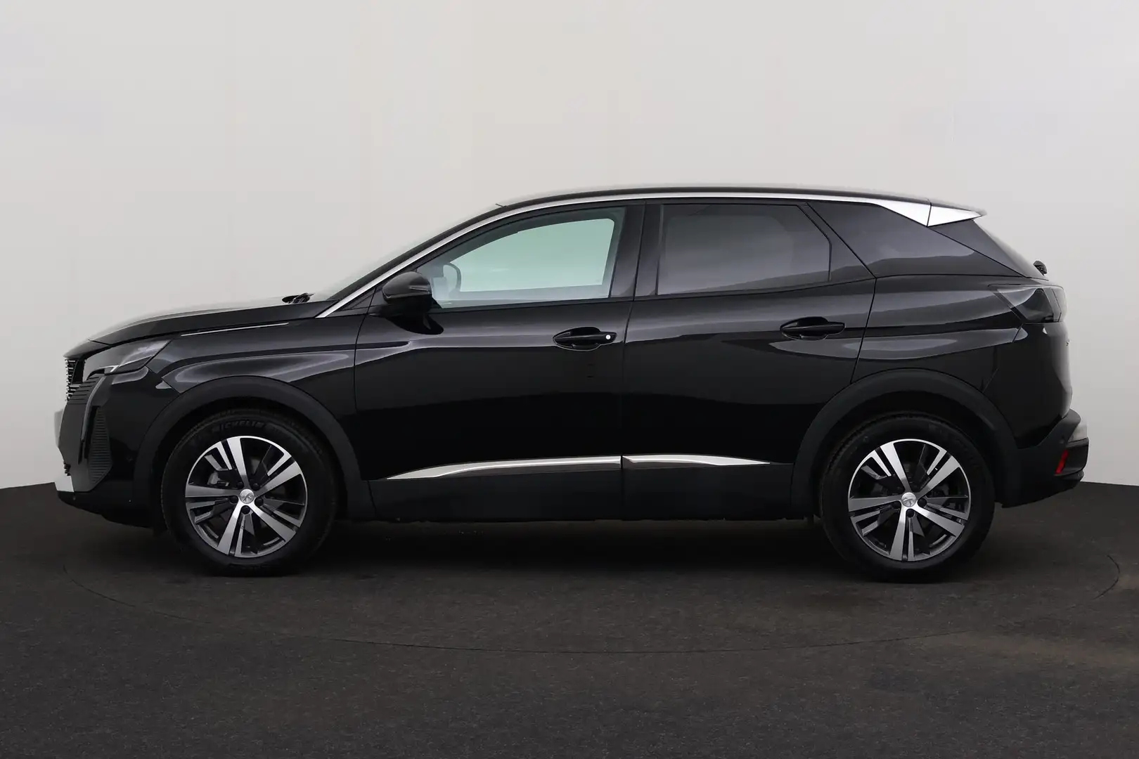 Peugeot 3008 1.2 i EAT8 + CARPLAY + GPS + CAMERA + PDC + CRUISE - 2