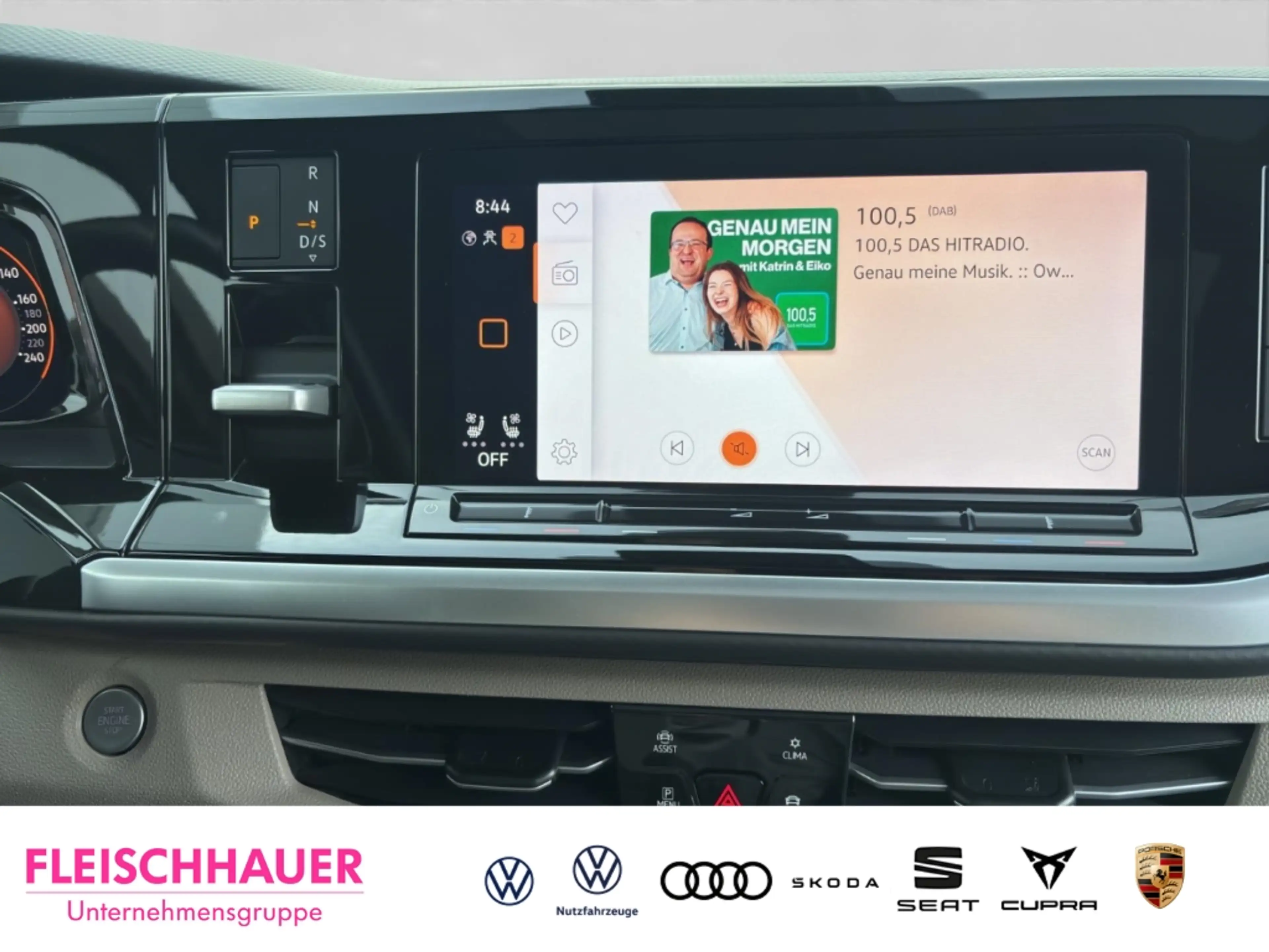 Volkswagen Transporter eHybrid Style DSG+AHK+NAVI+SHZ+ACC — photo 16