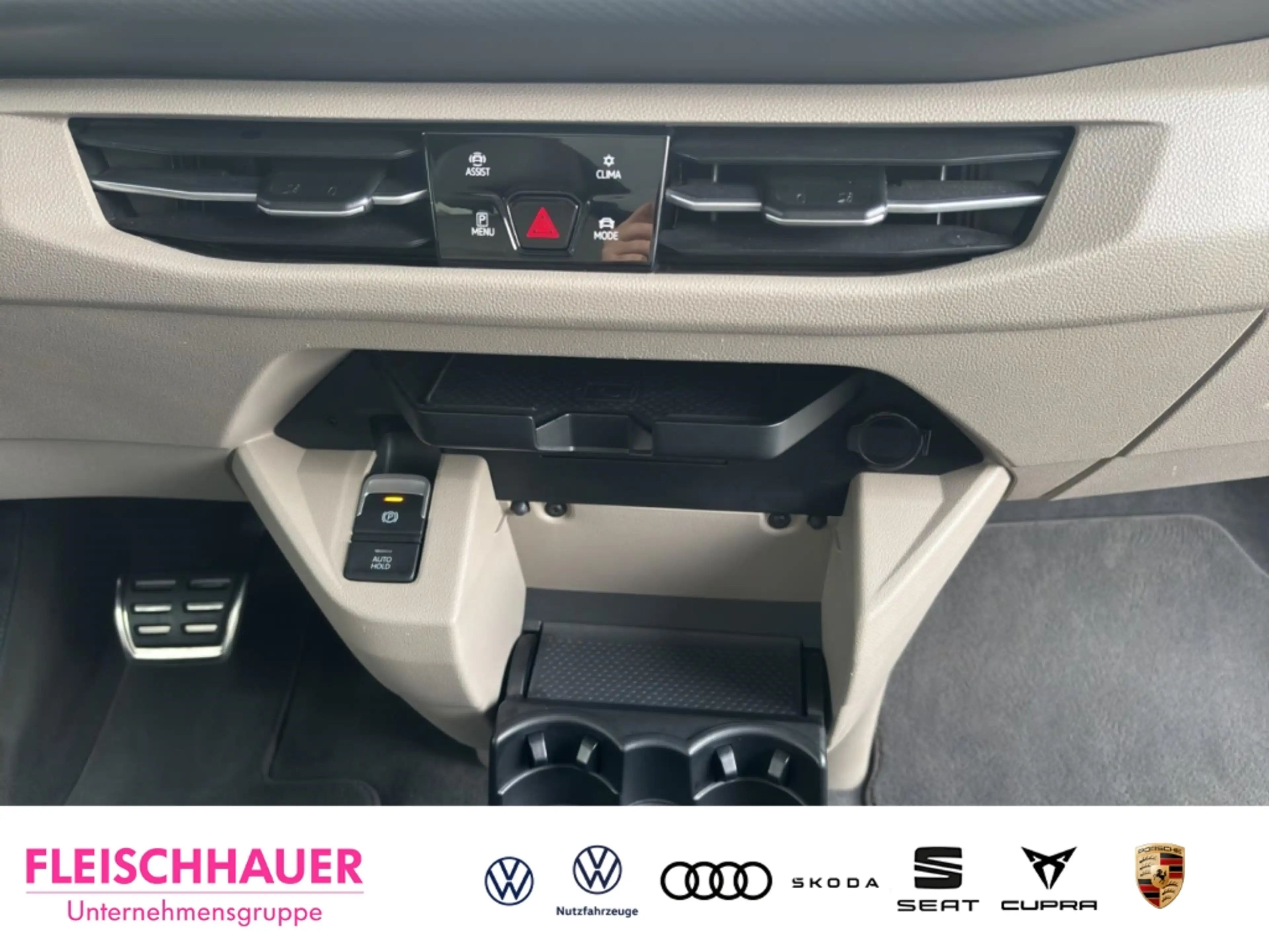 Volkswagen Transporter eHybrid Style DSG+AHK+NAVI+SHZ+ACC — photo 15