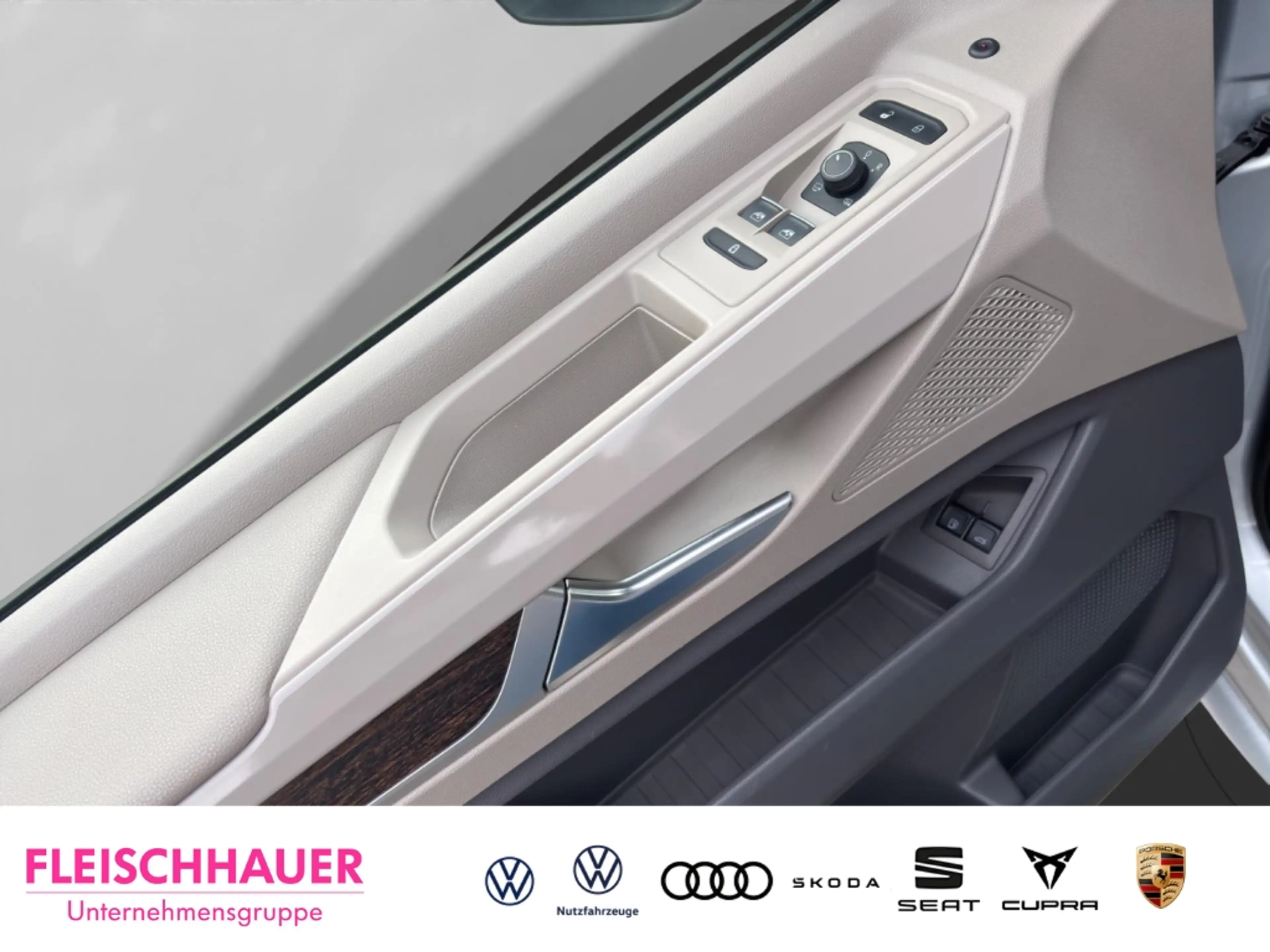 Volkswagen Transporter eHybrid Style DSG+AHK+NAVI+SHZ+ACC — photo 21