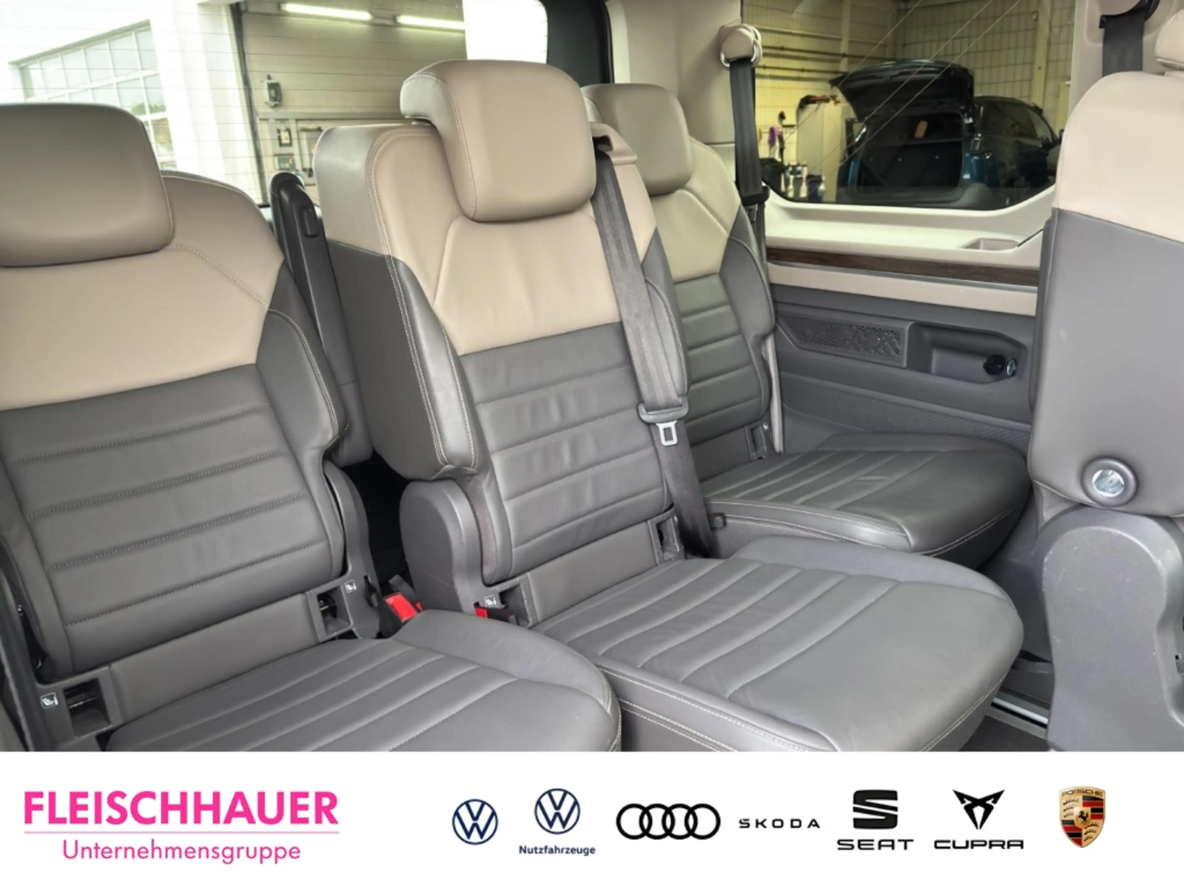 Volkswagen Transporter eHybrid Style DSG+AHK+NAVI+SHZ+ACC — photo 17