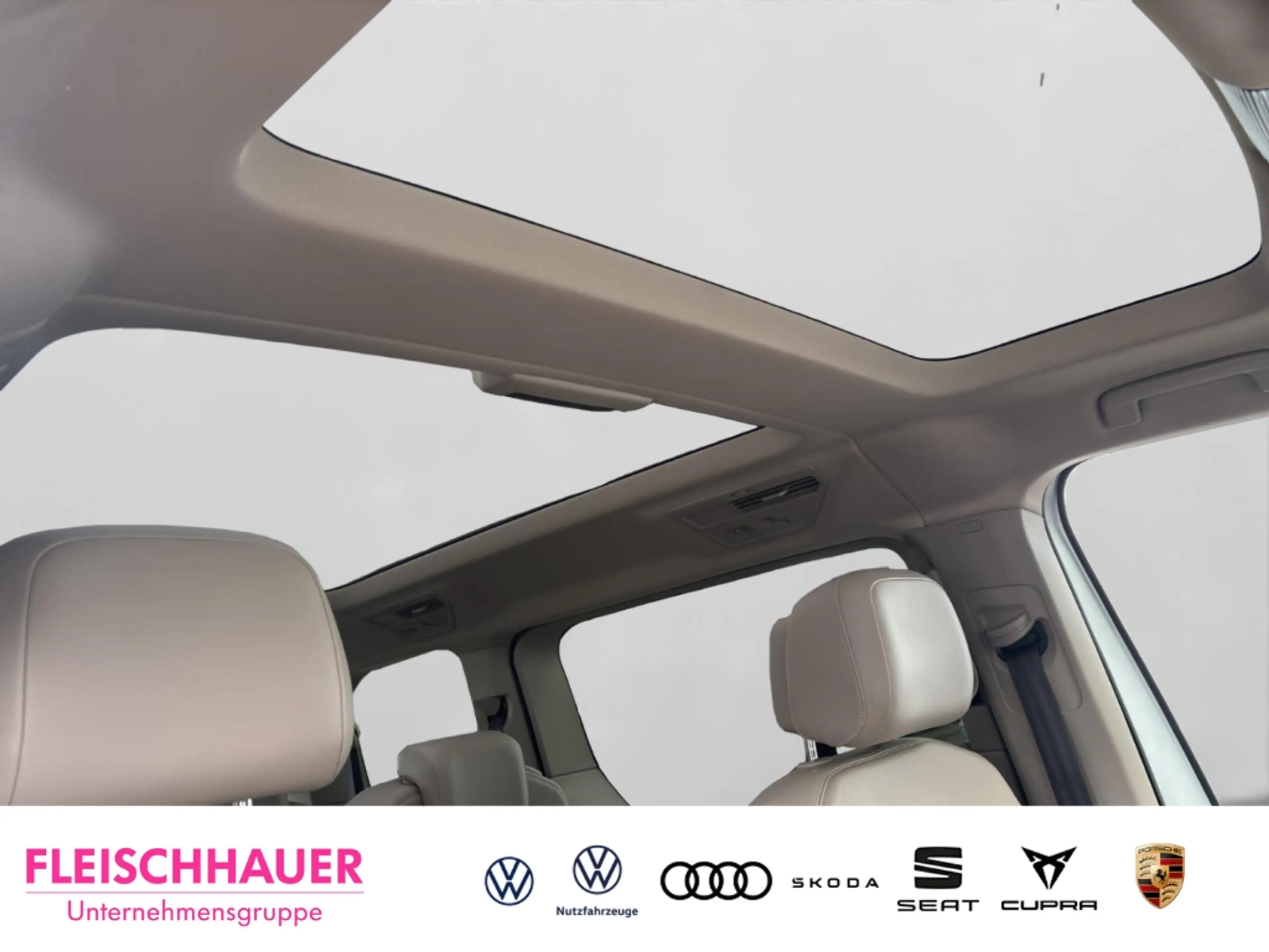 Volkswagen Transporter eHybrid Style DSG+AHK+NAVI+SHZ+ACC — photo 13