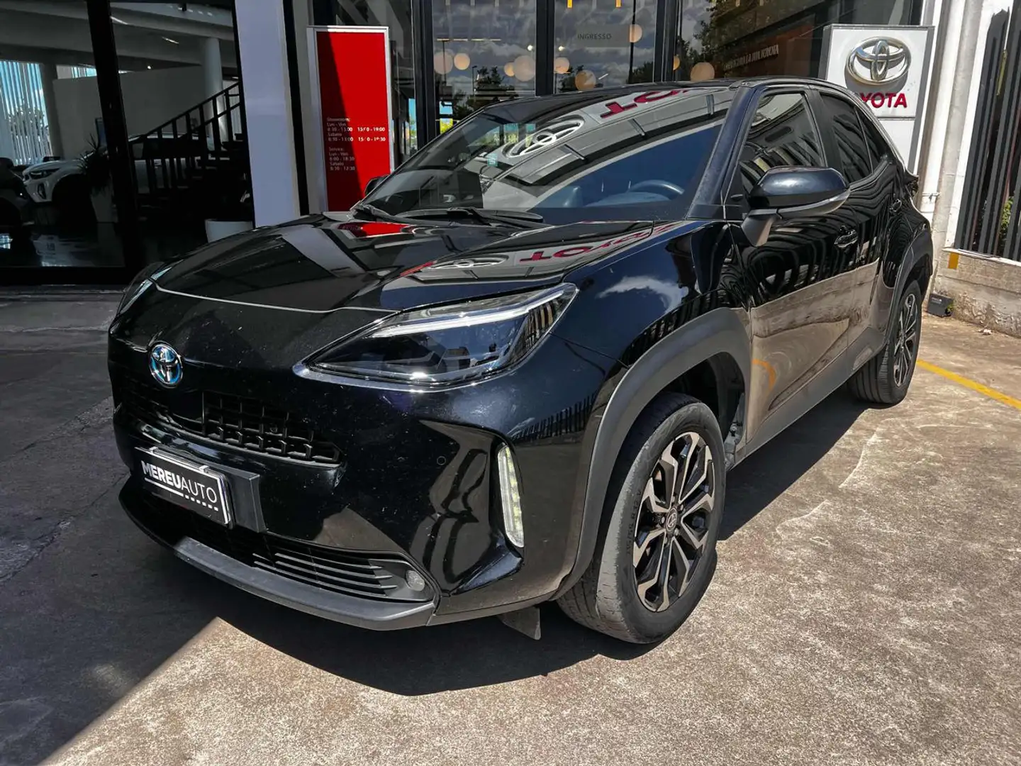 Toyota Yaris Cross 1.5 Hybrid 5p. E-CVT Trend Nero - 1