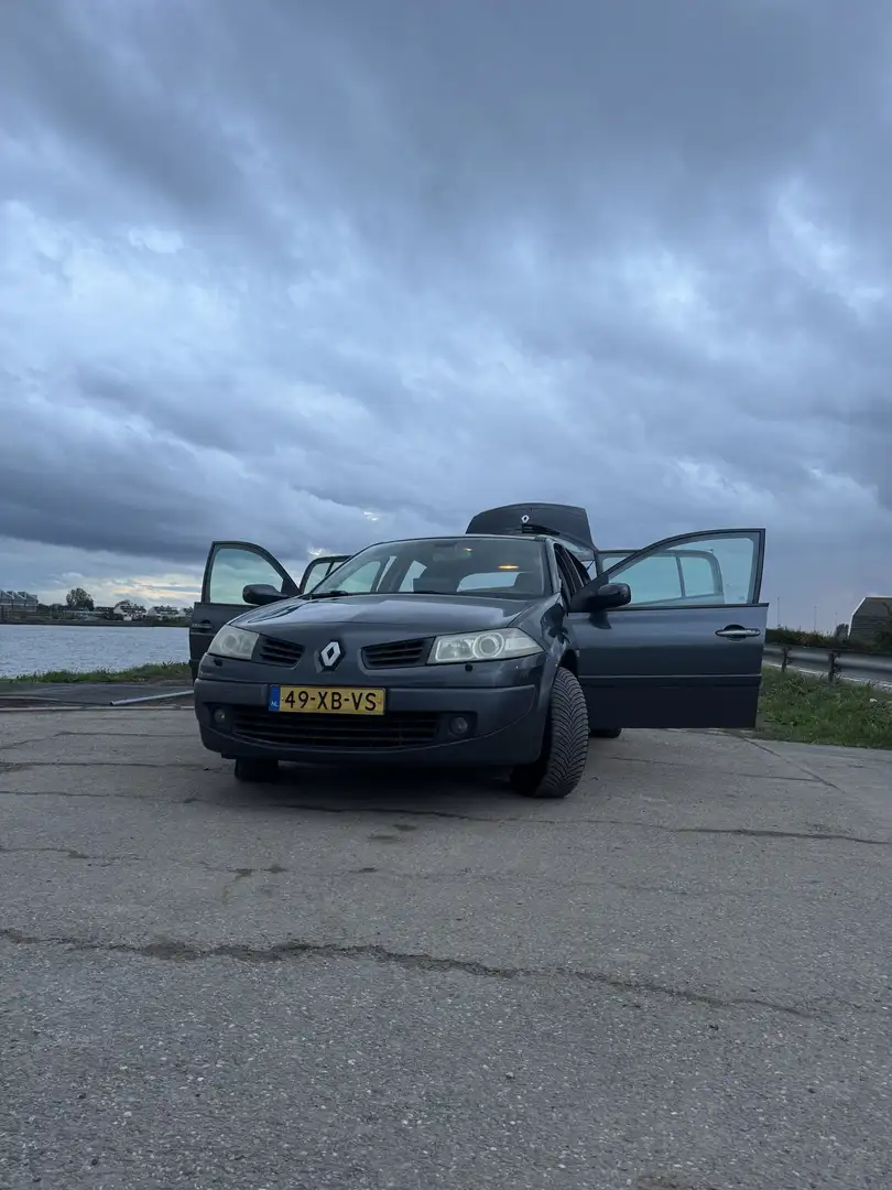 Renault Megane Renault Mégane 1.6 16V – Franse Charme met Tape - 1